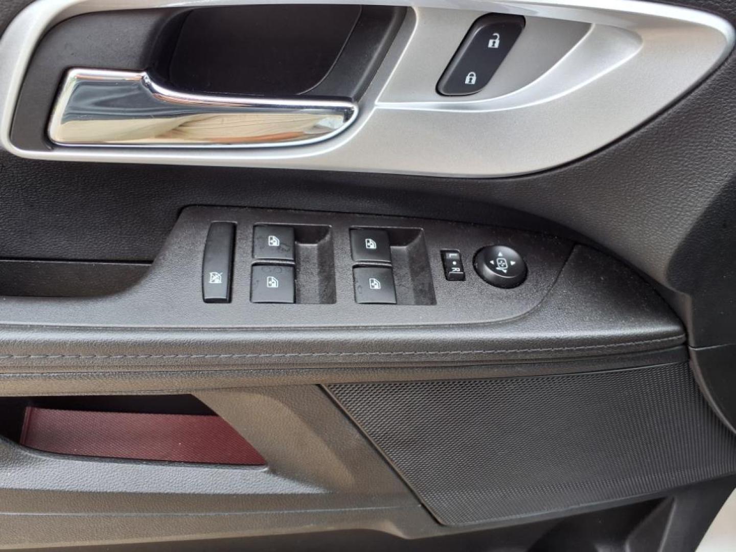 2016 Silver Ice Metallic Chevrolet Equinox AWD LS (2GNFLEEK6G6) with an 2.4L Ecotec 2.4L I4 182hp 172ft. lbs. Direct Injection engine, 6-Speed Shiftable Automatic transmission, located at 5505 N. Summit St., Toledo, OH, 43611, (419) 729-2688, 41.654953, -83.530014 - Photo#6