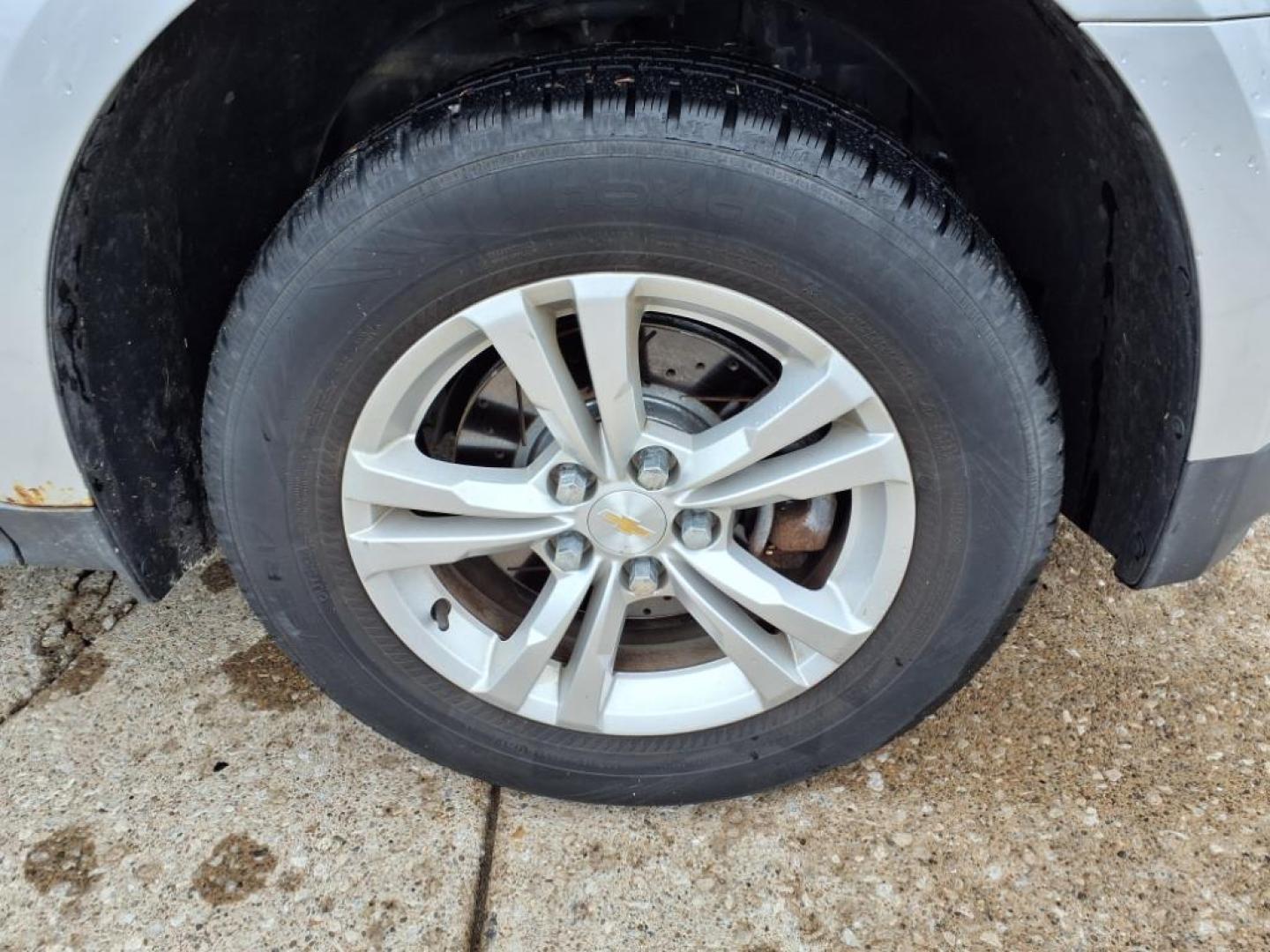 2016 Silver Ice Metallic Chevrolet Equinox AWD LS (2GNFLEEK6G6) with an 2.4L Ecotec 2.4L I4 182hp 172ft. lbs. Direct Injection engine, 6-Speed Shiftable Automatic transmission, located at 5505 N. Summit St., Toledo, OH, 43611, (419) 729-2688, 41.654953, -83.530014 - Photo#23