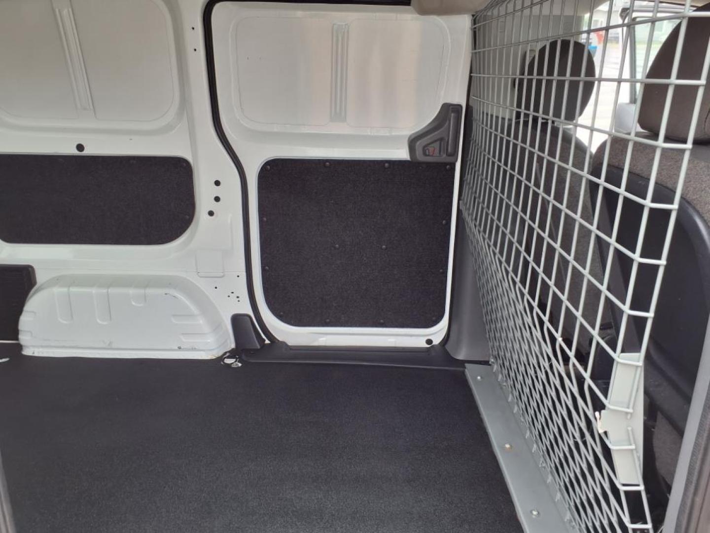2017 Fresh Powder Nissan NV200 SV (3N6CM0KN7HK) with an 2.0L 2.0L I4 131hp 139ft. lbs. Sequential Multiport Fuel Injection engine, CVT transmission, located at 5505 N. Summit St., Toledo, OH, 43611, (419) 729-2688, 41.654953, -83.530014 - Photo#2