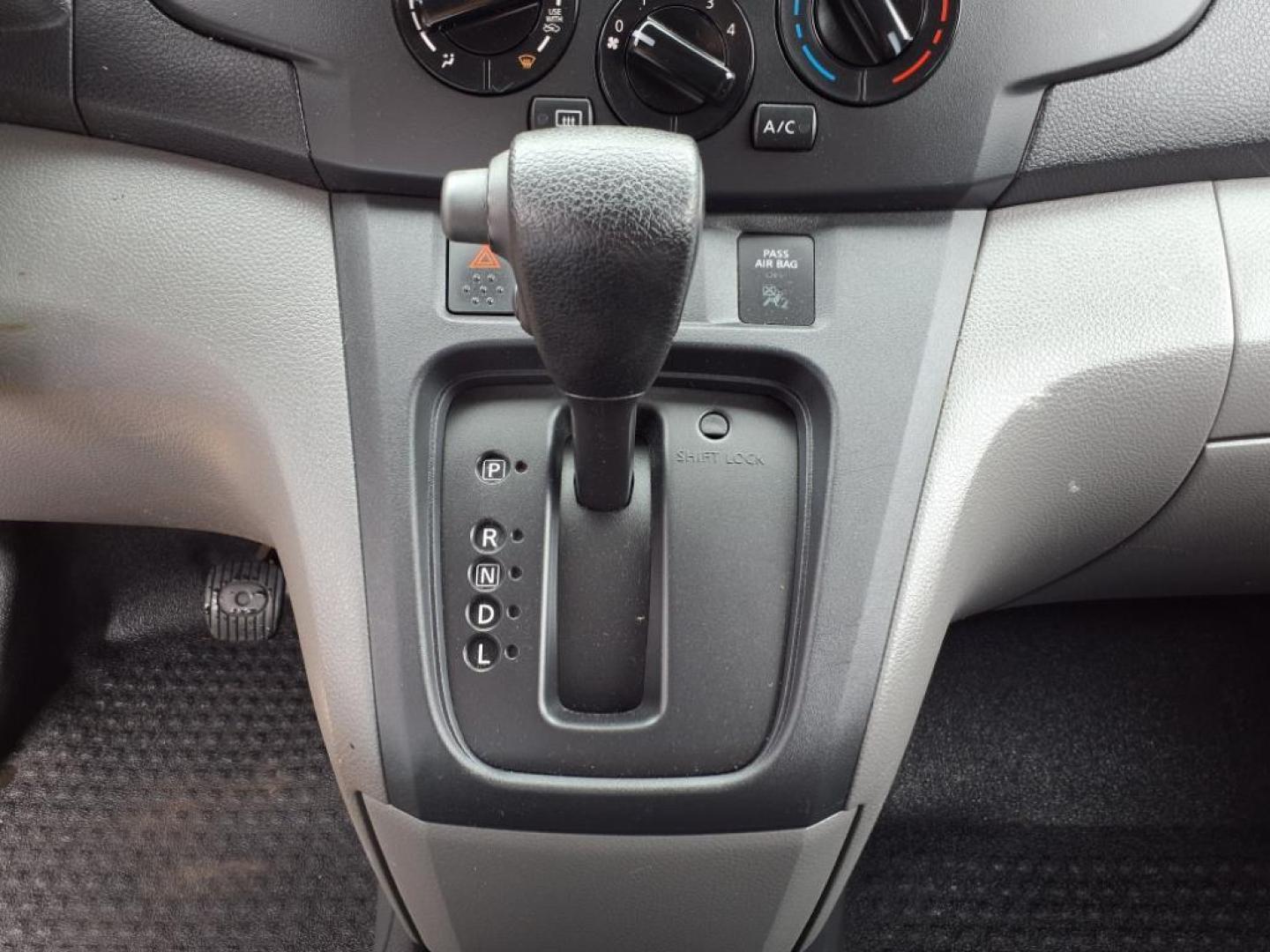 2017 Fresh Powder Nissan NV200 SV (3N6CM0KN7HK) with an 2.0L 2.0L I4 131hp 139ft. lbs. Sequential Multiport Fuel Injection engine, CVT transmission, located at 5505 N. Summit St., Toledo, OH, 43611, (419) 729-2688, 41.654953, -83.530014 - Photo#10
