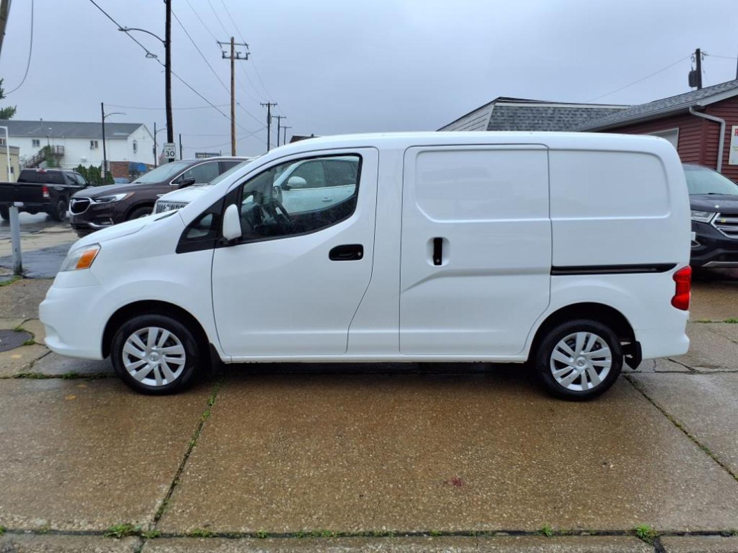 2017 Fresh Powder Nissan NV200 SV (3N6CM0KN7HK) with an 2.0L 2.0L I4 131hp 139ft. lbs. Sequential Multiport Fuel Injection engine, CVT transmission, located at 5505 N. Summit St., Toledo, OH, 43611, (419) 729-2688, 41.654953, -83.530014 - Photo#20