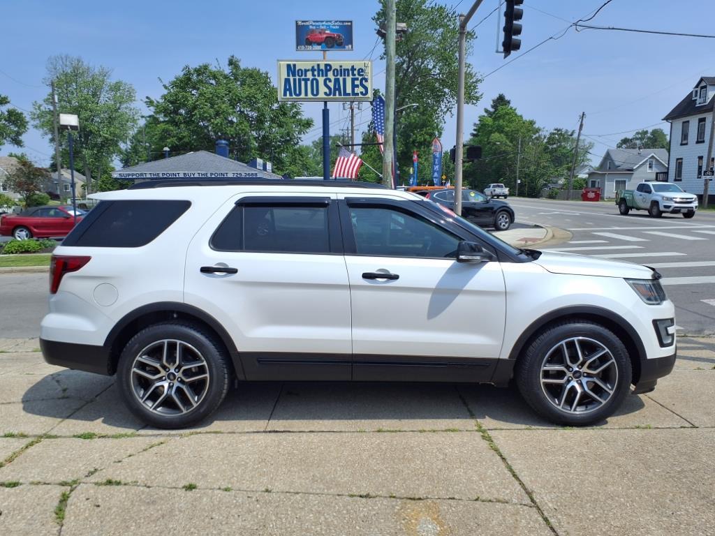 photo of 2017 Ford Explorer AWD Sport
