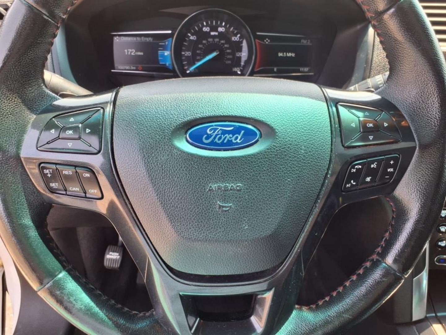 2017 White Platinum Metallic Tri-Coat Ford Explorer AWD Sport (1FM5K8GT9HG) with an 3.5L EcoBoost 3.5L Twin Turbo V6 365hp 350ft. lbs. Direct Injection engine, 6-Speed Shiftable Automatic transmission, located at 5505 N. Summit St., Toledo, OH, 43611, (419) 729-2688, 41.654953, -83.530014 - Photo#10