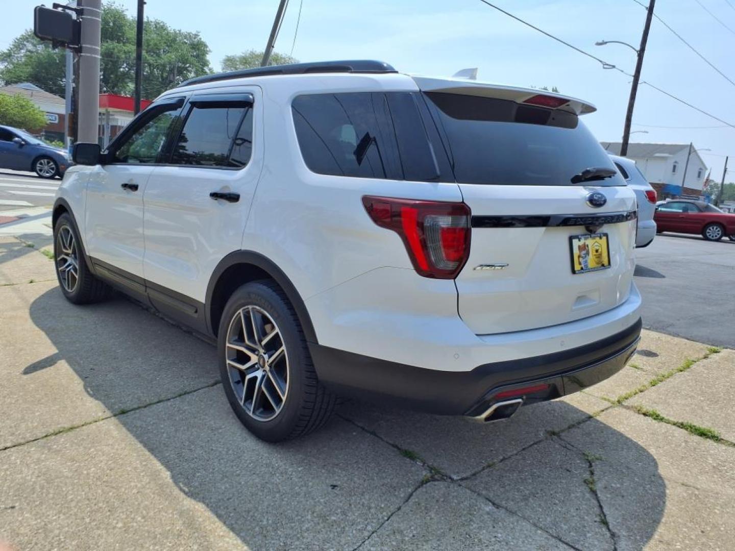 2017 White Platinum Metallic Tri-Coat Ford Explorer AWD Sport (1FM5K8GT9HG) with an 3.5L EcoBoost 3.5L Twin Turbo V6 365hp 350ft. lbs. Direct Injection engine, 6-Speed Shiftable Automatic transmission, located at 5505 N. Summit St., Toledo, OH, 43611, (419) 729-2688, 41.654953, -83.530014 - Photo#27