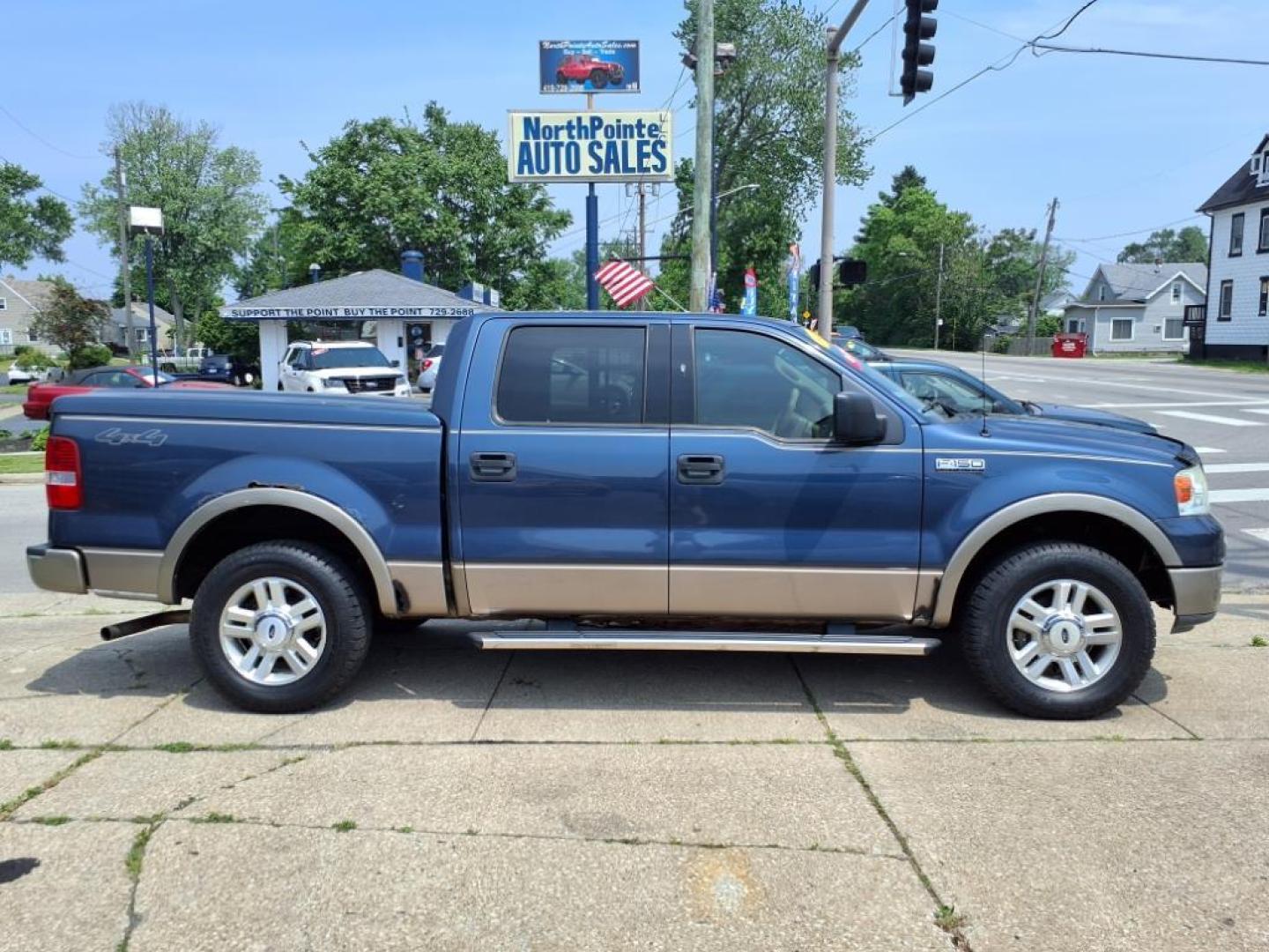 2004 Medium Wedgewood Blue Clearcoat Ford F-150 Lariat (1FTPW14574K) with an 5.4L Triton 5.4L V8 300hp 365ft. lbs. Sequential Multiport Fuel Injection engine, 4-Speed Automatic transmission, located at 5505 N. Summit St., Toledo, OH, 43611, (419) 729-2688, 41.654953, -83.530014 - Photo#0