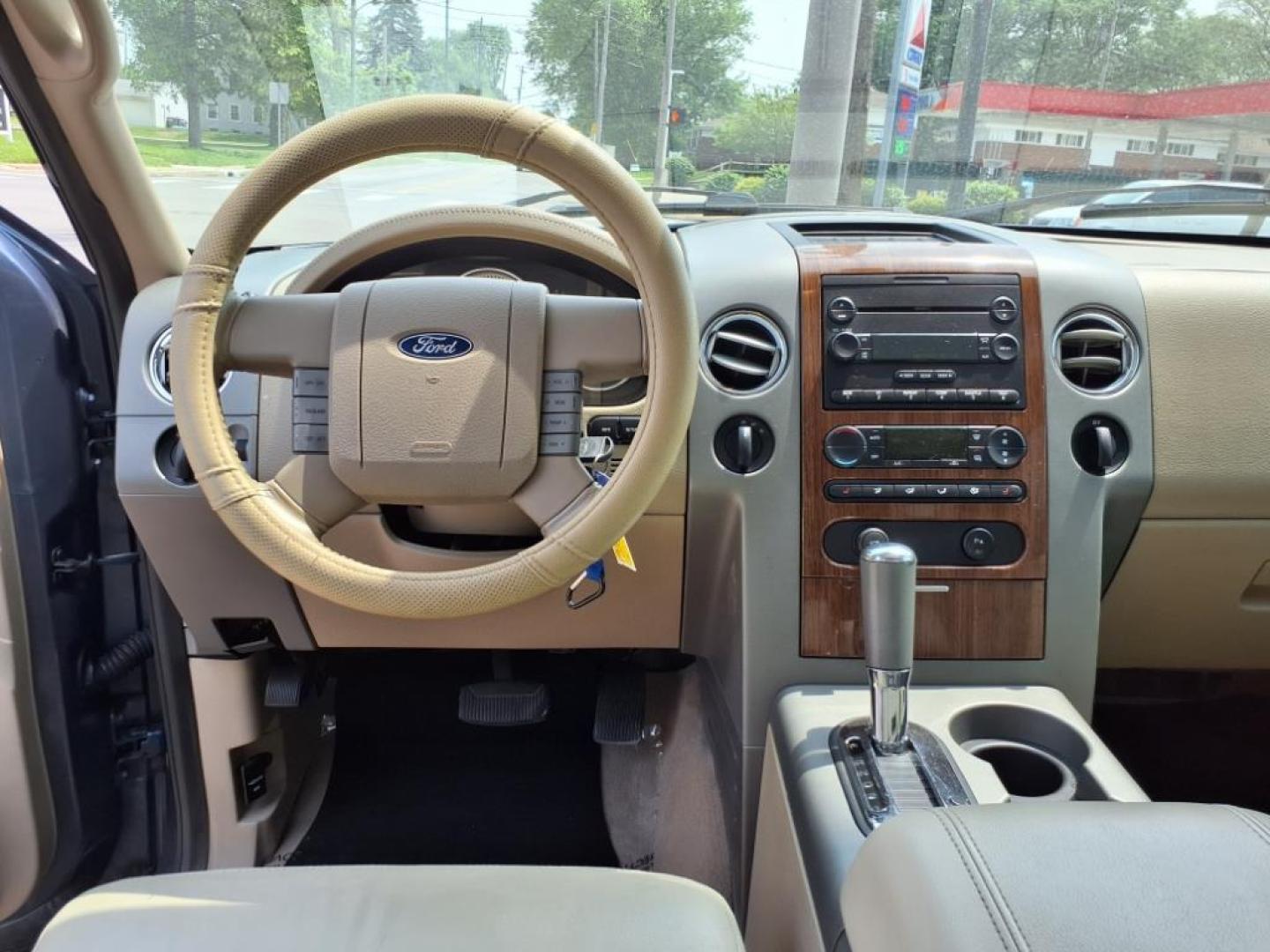 2004 Medium Wedgewood Blue Clearcoat Ford F-150 Lariat (1FTPW14574K) with an 5.4L Triton 5.4L V8 300hp 365ft. lbs. Sequential Multiport Fuel Injection engine, 4-Speed Automatic transmission, located at 5505 N. Summit St., Toledo, OH, 43611, (419) 729-2688, 41.654953, -83.530014 - Photo#5