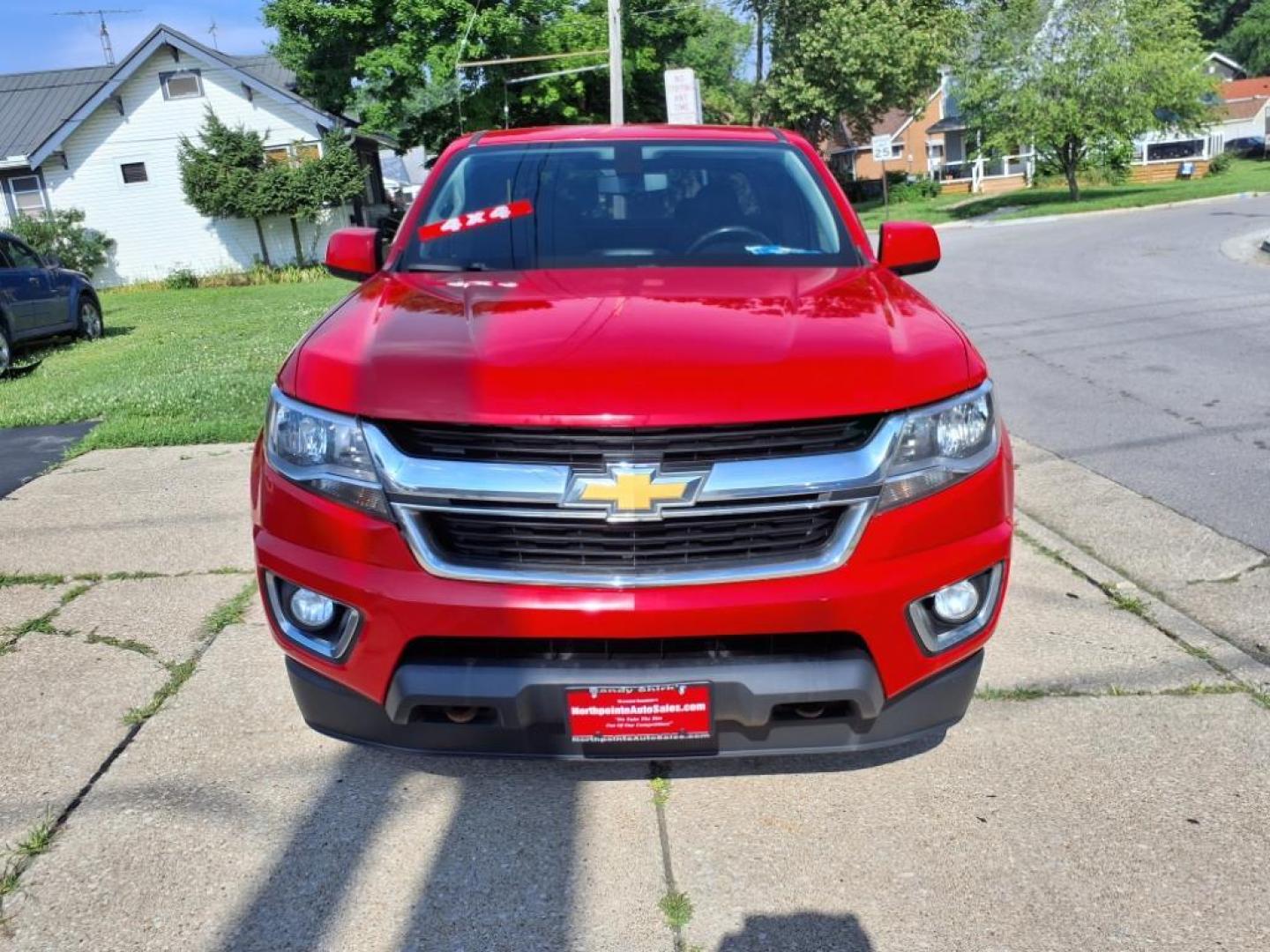 2015 Red Hot Chevrolet Colorado LT (1GCHTBEAXF1) with an 2.5L 2.5L I4 200hp 191ft. lbs. Direct Injection engine, 6-Speed Shiftable Automatic transmission, located at 5505 N. Summit St., Toledo, OH, 43611, (419) 729-2688, 41.654953, -83.530014 - Photo#16