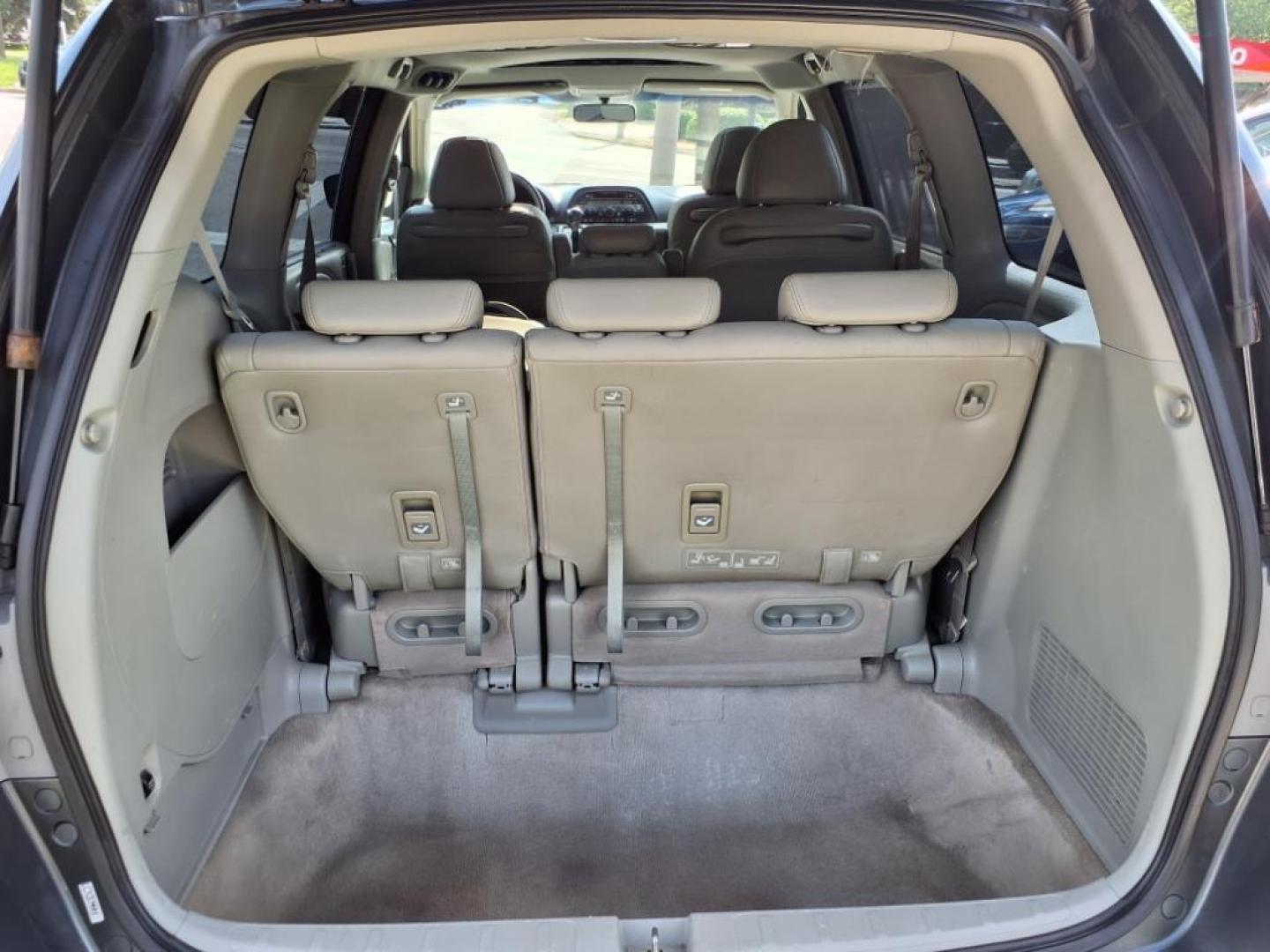 2006 Sage Brush Pearl Honda Odyssey EX-L (5FNRL38666B) with an 3.5L 3L NA V6 single overhead cam (SOHC) 24V Fuel Injected engine, 5-Speed Automatic transmission, located at 5505 N. Summit St., Toledo, OH, 43611, (419) 729-2688, 41.654953, -83.530014 - Photo#16