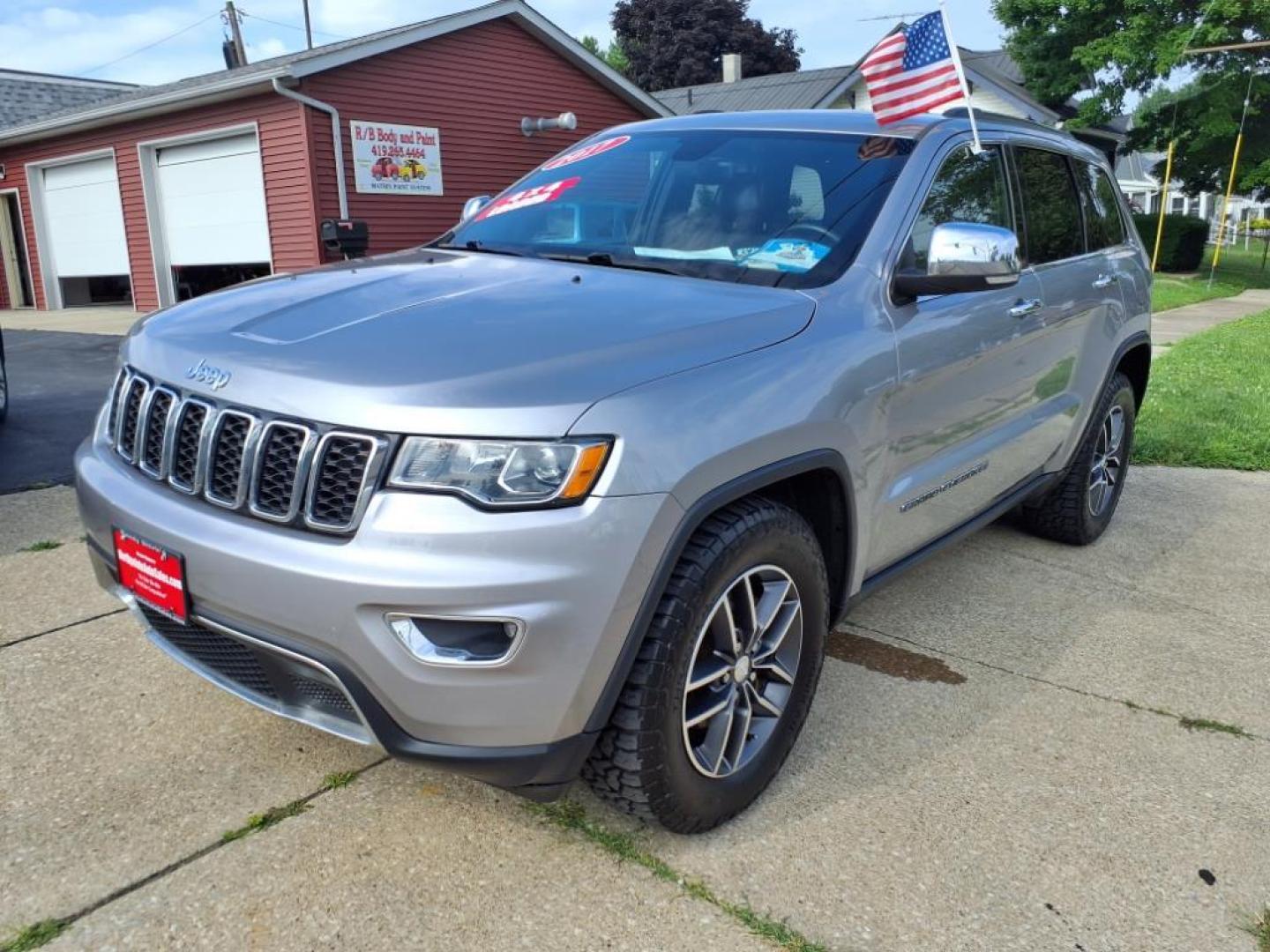 2017 Billet Silver Metallic Clear Coat Jeep Grand Cherokee Limited (1C4RJFBG7HC) with an 3.6L Pentastar 3.6L V6 295hp 260ft. lbs. Sequential Multiport Fuel Injection engine, 8-Speed Shiftable Automatic transmission, located at 5505 N. Summit St., Toledo, OH, 43611, (419) 729-2688, 41.654953, -83.530014 - Photo#23