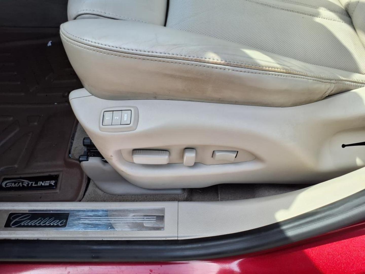 2014 Crystal Red Tintcoat Cadillac SRX Performance Collection (3GYFNCE36ES) with an 3.6L 3.6L V6 308hp 265ft. lbs. Direct Injection engine, 6-Speed Shiftable Automatic transmission, located at 5505 N. Summit St., Toledo, OH, 43611, (419) 729-2688, 41.654953, -83.530014 - Photo#3