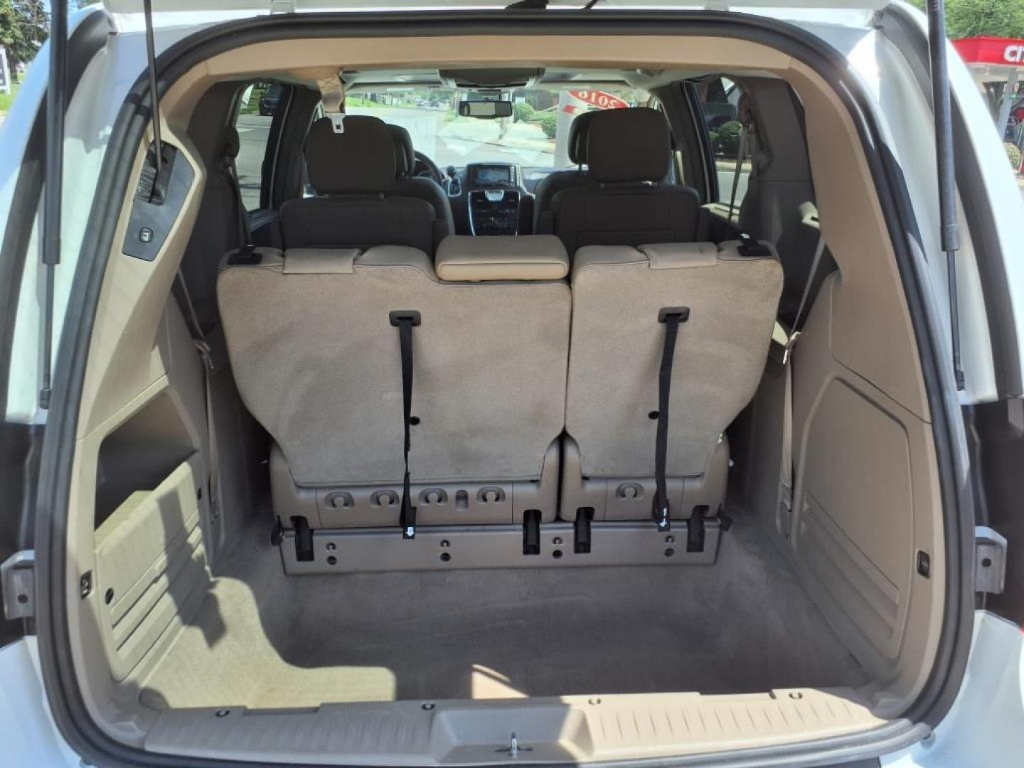 2016 Bright White Clear Coat Chrysler Town and Country Touring-L (2C4RC1CG3GR) with an 3.6L Pentastar 3.6L Flex Fuel V6 283hp 260ft. lbs. Sequential Multiport Fuel Injection engine, 6-Speed Shiftable Automatic transmission, located at 5505 N. Summit St., Toledo, OH, 43611, (419) 729-2688, 41.654953, -83.530014 - Photo#20