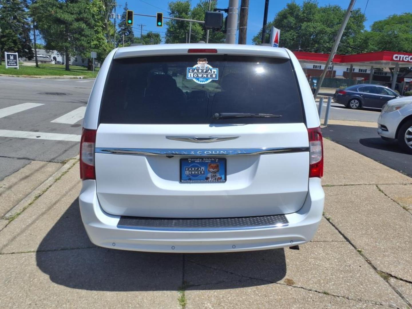2016 Bright White Clear Coat Chrysler Town and Country Touring-L (2C4RC1CG3GR) with an 3.6L Pentastar 3.6L Flex Fuel V6 283hp 260ft. lbs. Sequential Multiport Fuel Injection engine, 6-Speed Shiftable Automatic transmission, located at 5505 N. Summit St., Toledo, OH, 43611, (419) 729-2688, 41.654953, -83.530014 - Photo#26