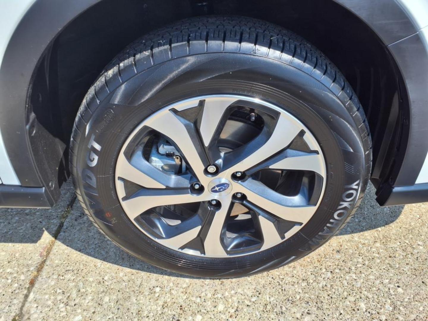 2020 Magnetite Gray Metallic Subaru Outback Touring XT (4S4BTGPD1L3) with an 2.4L 2.4L Turbo H4 260hp 277ft. lbs. Direct Injection engine, 8-Speed Shiftable CVT transmission, located at 5505 N. Summit St., Toledo, OH, 43611, (419) 729-2688, 41.654953, -83.530014 - Photo#31