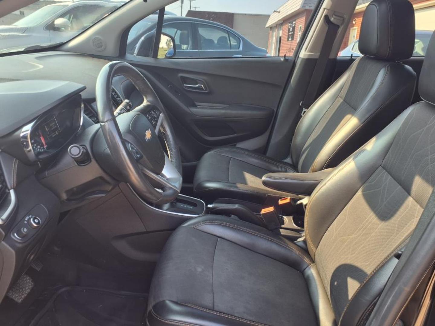 2018 Mosaic Black Metallic Chevrolet Trax LT (3GNCJLSBXJL) with an 1.4L Ecotec 1.4L Turbo I4 138hp 148ft. lbs. Sequential Multiport Fuel Injection engine, 6-Speed Shiftable Automatic transmission, located at 5505 N. Summit St., Toledo, OH, 43611, (419) 729-2688, 41.654953, -83.530014 - Photo#2
