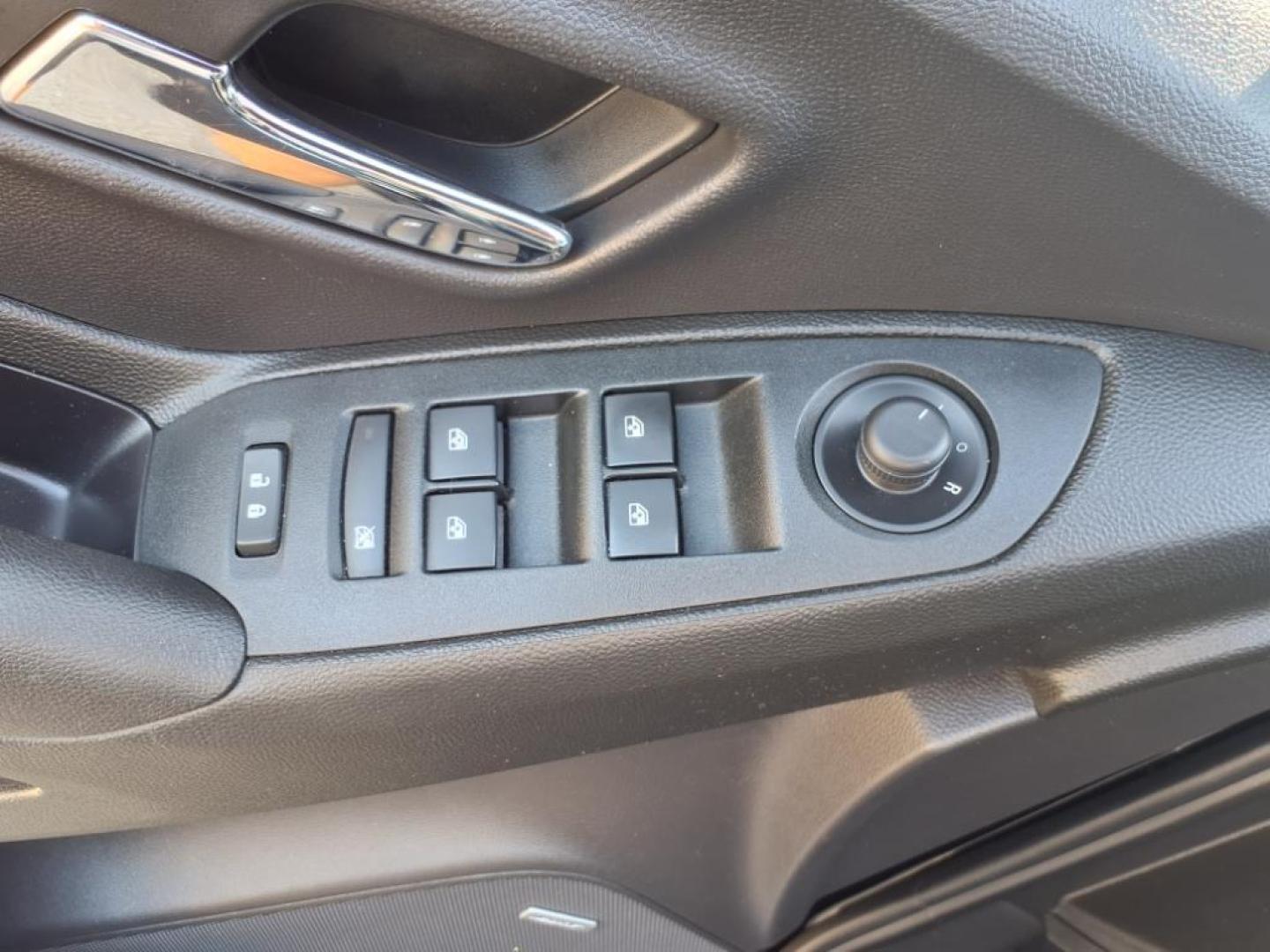 2018 Mosaic Black Metallic Chevrolet Trax LT (3GNCJLSBXJL) with an 1.4L Ecotec 1.4L Turbo I4 138hp 148ft. lbs. Sequential Multiport Fuel Injection engine, 6-Speed Shiftable Automatic transmission, located at 5505 N. Summit St., Toledo, OH, 43611, (419) 729-2688, 41.654953, -83.530014 - Photo#7