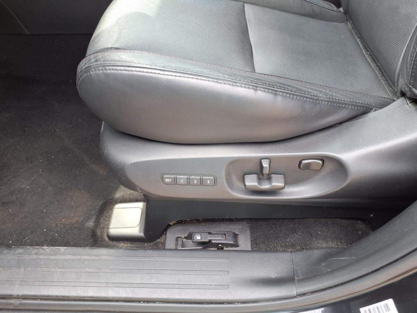 2014 Jet Black Mica Mazda CX-9 Grand Touring (JM3TB3DA1E0) with an 3.7L 3.7L V6 273hp 270ft. lbs. Fuel Injected engine, 6-Speed Shiftable Automatic transmission, located at 5505 N. Summit St., Toledo, OH, 43611, (419) 729-2688, 41.654953, -83.530014 - Photo#3
