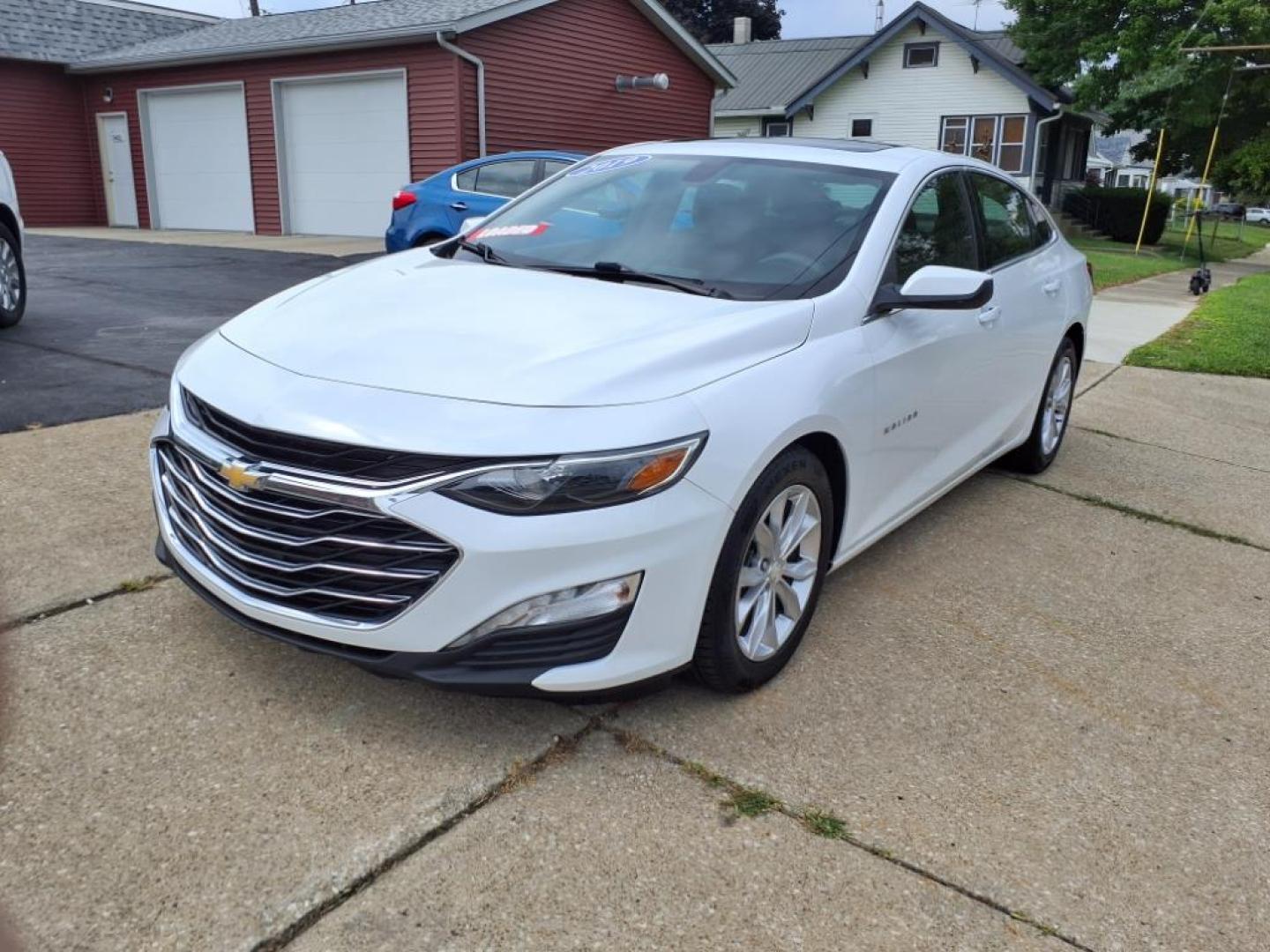 2019 Summit White Chevrolet Malibu LT (1G1ZD5ST8KF) with an 1.5L Ecotec 1.5L Turbo I4 160hp 184ft. lbs. Direct Injection engine, CVT transmission, located at 5505 N. Summit St., Toledo, OH, 43611, (419) 729-2688, 41.654953, -83.530014 - Photo#21