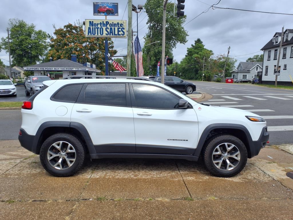 photo of 2015 Jeep Cherokee Trailhawk