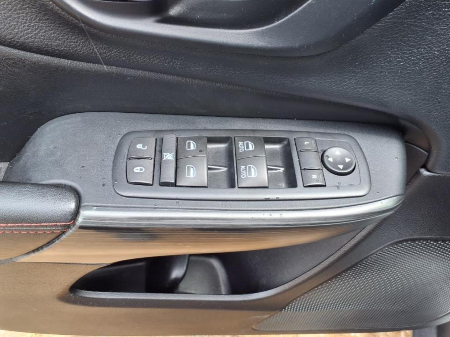 2015 Bright White Clear Coat Jeep Cherokee Trailhawk (1C4PJMBSXFW) with an 3.2L 3.2L V6 271hp 239ft. lbs. Sequential Multiport Fuel Injection engine, 4WD 9-Speed Shiftable Automatic transmission, located at 5505 N. Summit St., Toledo, OH, 43611, (419) 729-2688, 41.654953, -83.530014 - Photo#6