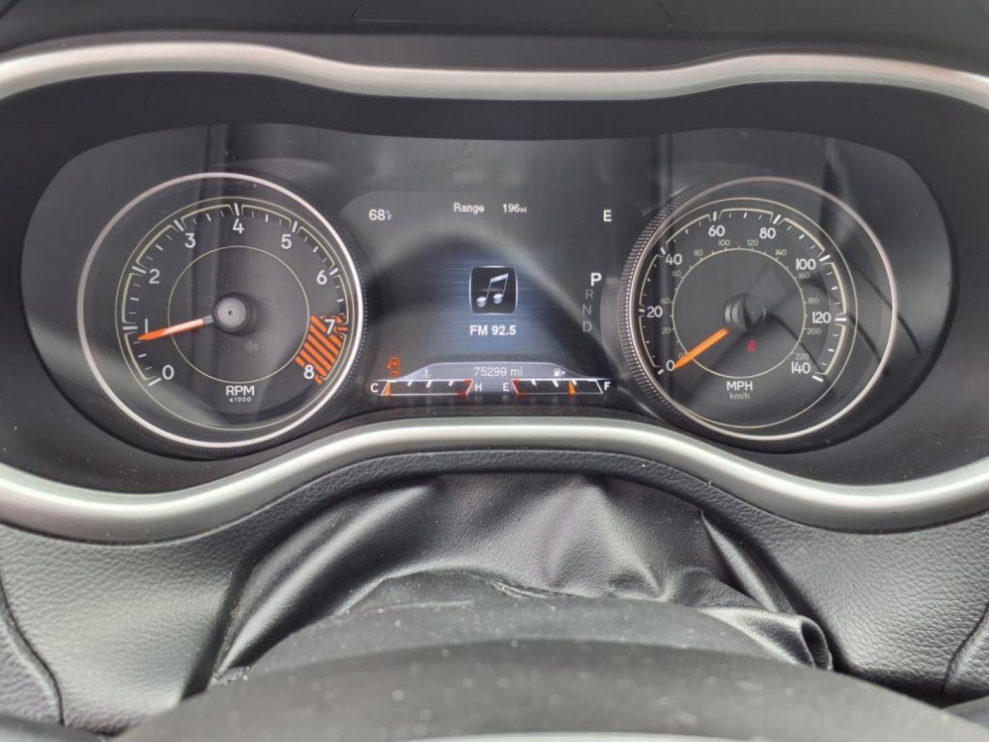 2015 Bright White Clear Coat Jeep Cherokee Trailhawk (1C4PJMBSXFW) with an 3.2L 3.2L V6 271hp 239ft. lbs. Sequential Multiport Fuel Injection engine, 4WD 9-Speed Shiftable Automatic transmission, located at 5505 N. Summit St., Toledo, OH, 43611, (419) 729-2688, 41.654953, -83.530014 - Photo#8