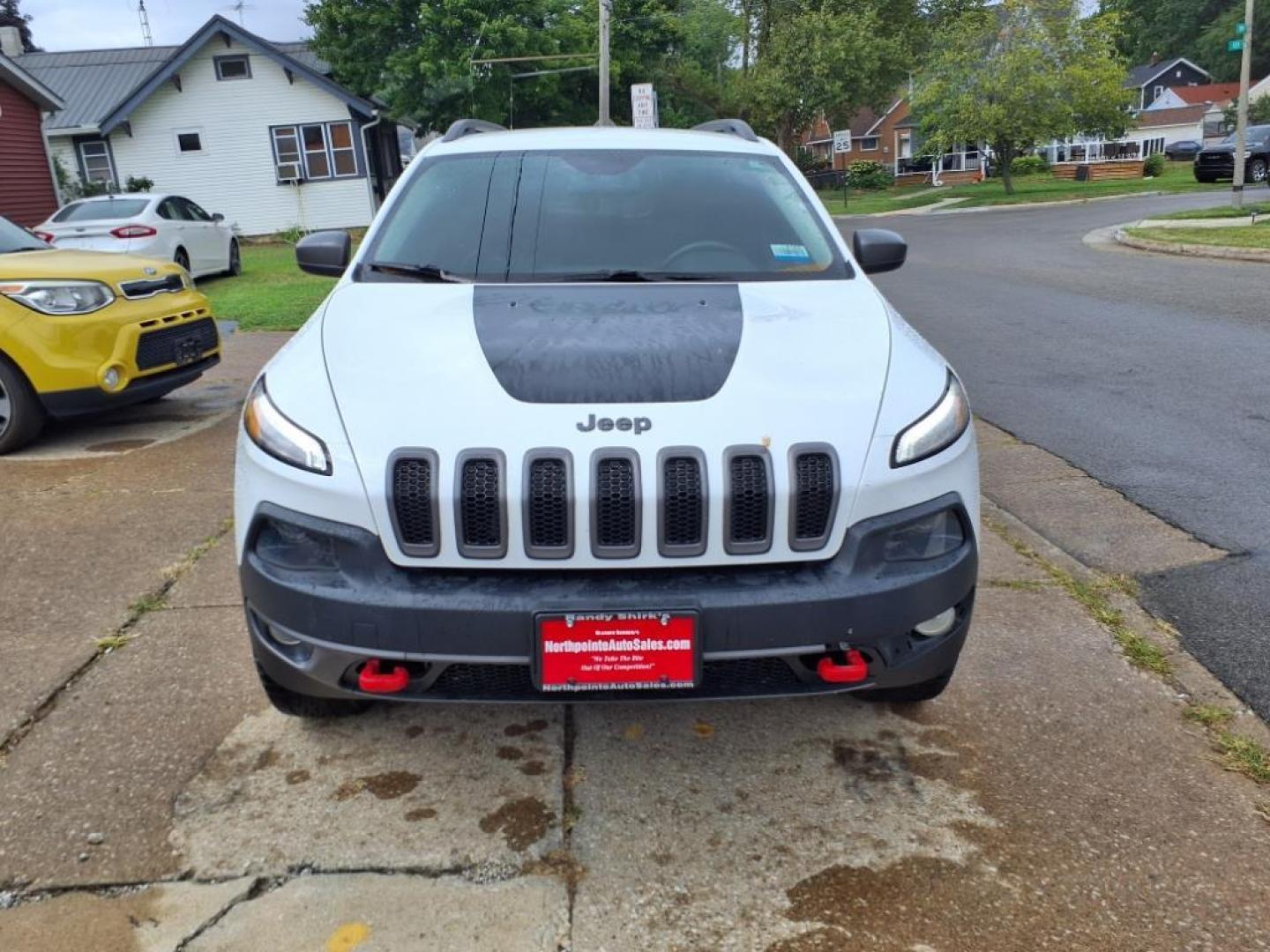 2015 Bright White Clear Coat Jeep Cherokee Trailhawk (1C4PJMBSXFW) with an 3.2L 3.2L V6 271hp 239ft. lbs. Sequential Multiport Fuel Injection engine, 4WD 9-Speed Shiftable Automatic transmission, located at 5505 N. Summit St., Toledo, OH, 43611, (419) 729-2688, 41.654953, -83.530014 - Photo#20