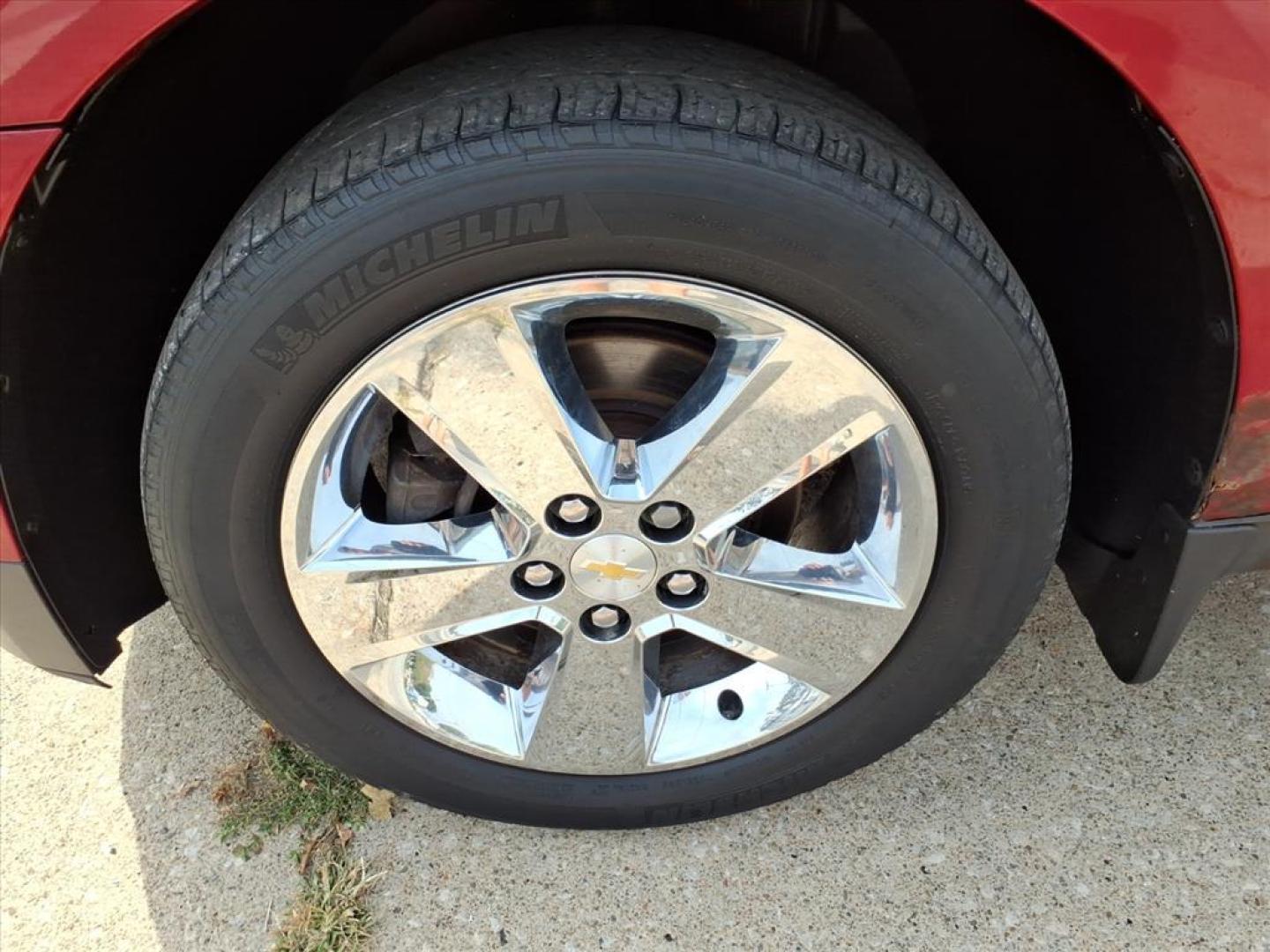 2015 Crystal Red Tintcoat Chevrolet Equinox LT (2GNALCEK9F6) with an 2.4L 2.4L I4 182hp 172ft. lbs. Direct Injection engine, 6-Speed Shiftable Automatic transmission, located at 5505 N. Summit St., Toledo, OH, 43611, (419) 729-2688, 41.654953, -83.530014 - Photo#27
