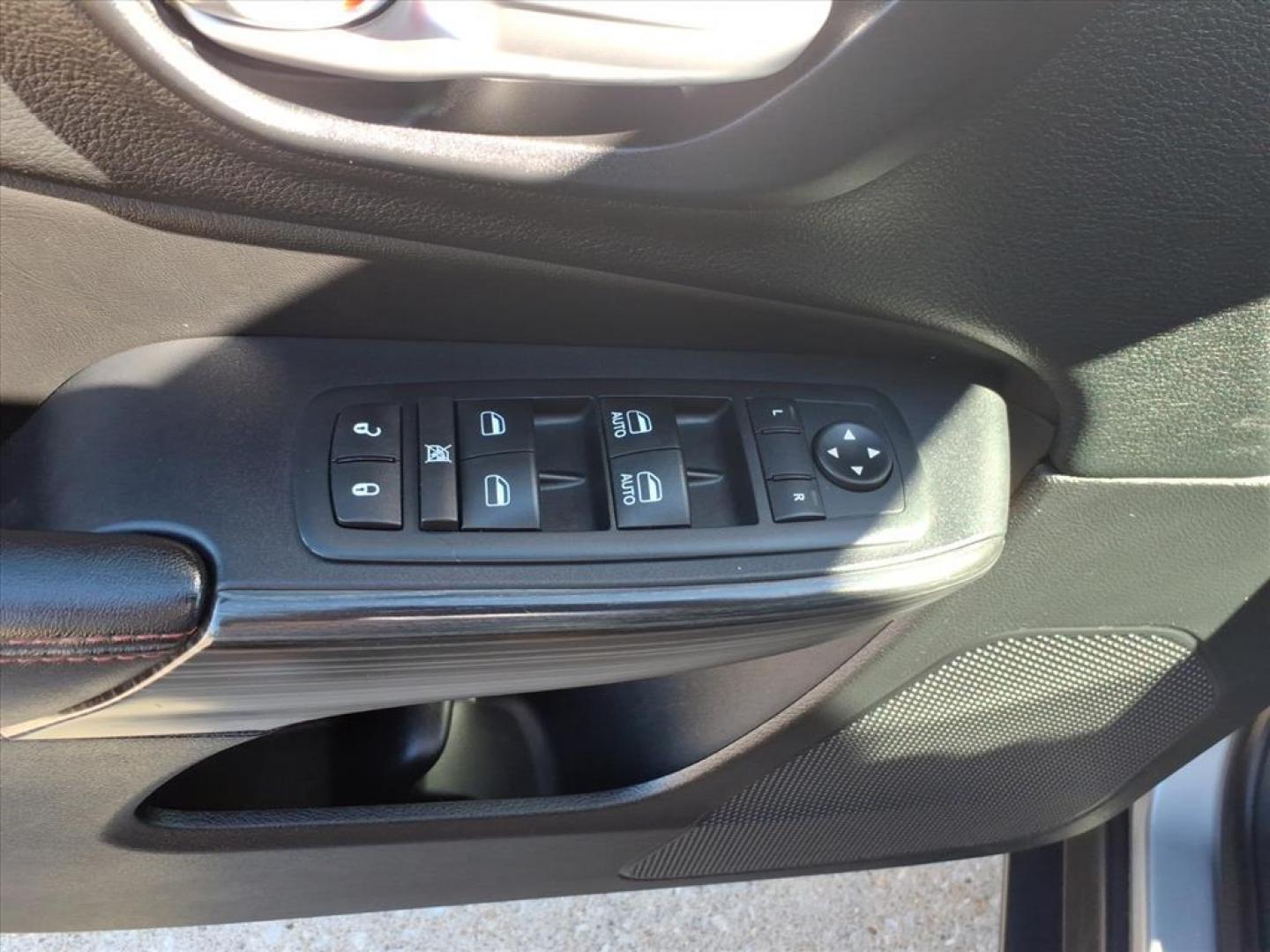 2016 Billet Silver Metallic Clear Coat Jeep Cherokee Trailhawk (1C4PJMBS6GW) with an 3.2L 3.2L V6 271hp 239ft. lbs. Sequential Multiport Fuel Injection engine, 4WD 9-Speed Shiftable Automatic transmission, located at 5505 N. Summit St., Toledo, OH, 43611, (419) 729-2688, 41.654953, -83.530014 - Photo#7