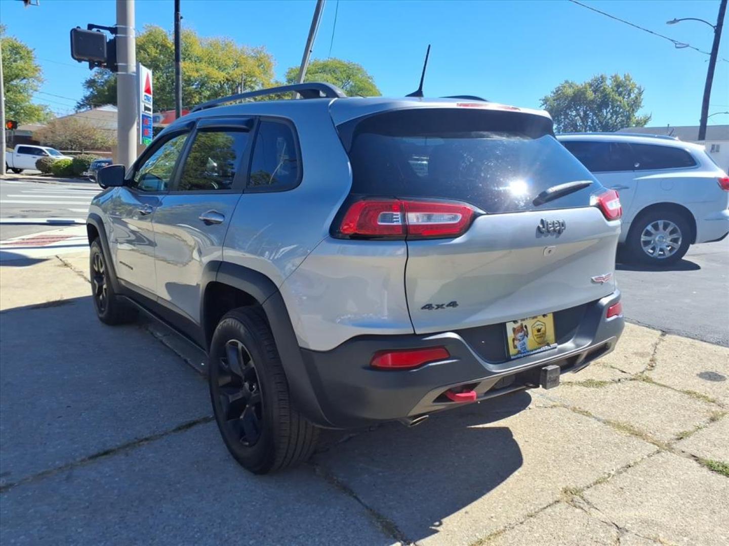 2016 Billet Silver Metallic Clear Coat Jeep Cherokee Trailhawk (1C4PJMBS6GW) with an 3.2L 3.2L V6 271hp 239ft. lbs. Sequential Multiport Fuel Injection engine, 4WD 9-Speed Shiftable Automatic transmission, located at 5505 N. Summit St., Toledo, OH, 43611, (419) 729-2688, 41.654953, -83.530014 - Photo#23