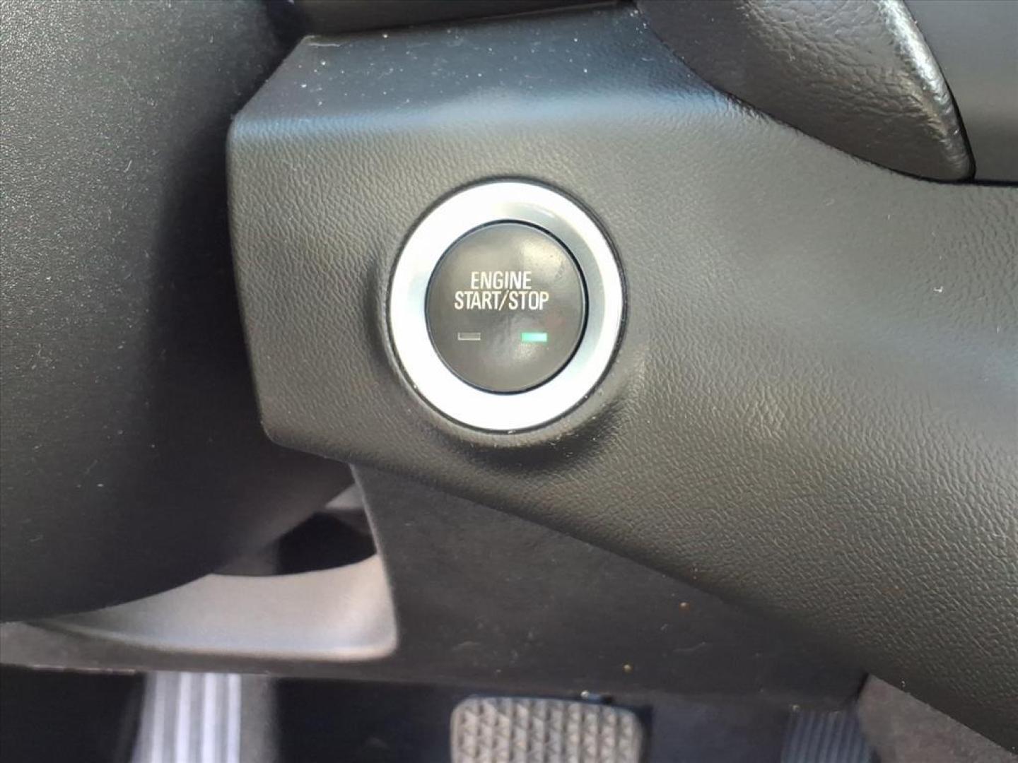 2018 Ebony Twilight Metallic GMC Terrain SLE Diesel (3GKALUEU9JL) with an 1.6L 1.6L Diesel Turbo I4 137hp 240ft. lbs. Direct Injection engine, 6-Speed Shiftable Automatic transmission, located at 5505 N. Summit St., Toledo, OH, 43611, (419) 729-2688, 41.654953, -83.530014 - Photo#11