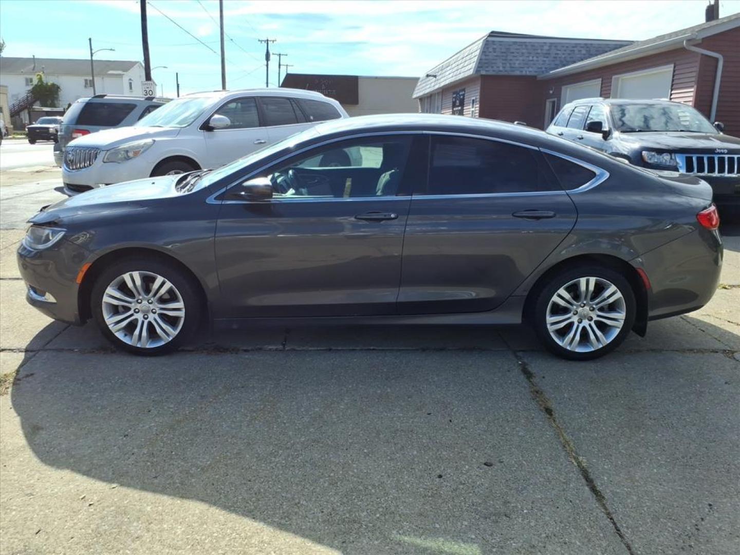 2016 Maximum Steel Metallic Clear Coat Chrysler 200 Limited (1C3CCCAB3GN) with an 2.4L 2.4L I4 184hp 173ft. lbs. Sequential Multiport Fuel Injection engine, 9-Speed Shiftable Automatic transmission, located at 5505 N. Summit St., Toledo, OH, 43611, (419) 729-2688, 41.654953, -83.530014 - Photo#20