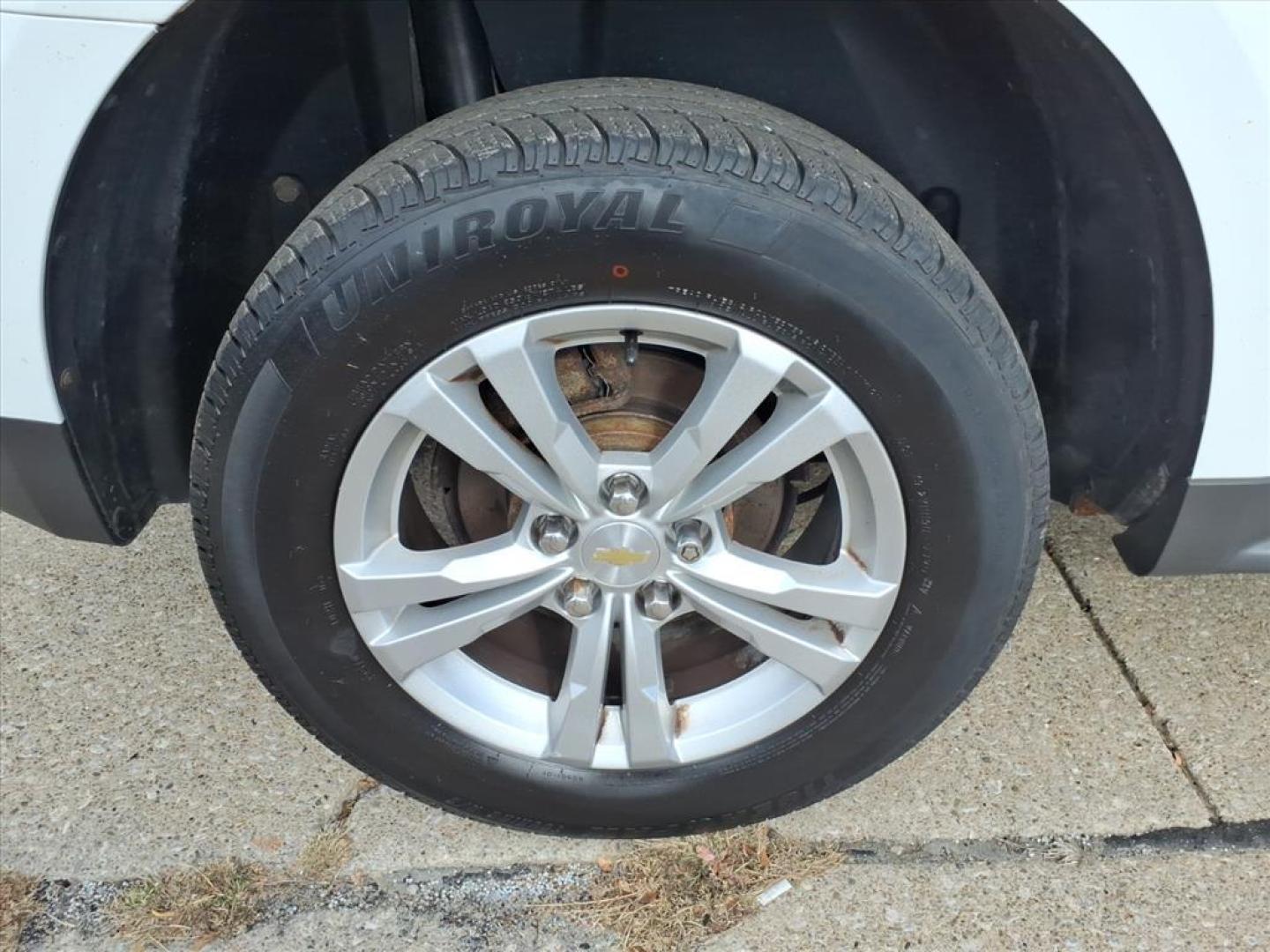 2014 Summit White Chevrolet Equinox LT (2GNALCEK5E6) with an 2.4L 2.4L I4 182hp 172ft. lbs. Direct Injection engine, 6-Speed Shiftable Automatic transmission, located at 5505 N. Summit St., Toledo, OH, 43611, (419) 729-2688, 41.654953, -83.530014 - Photo#26