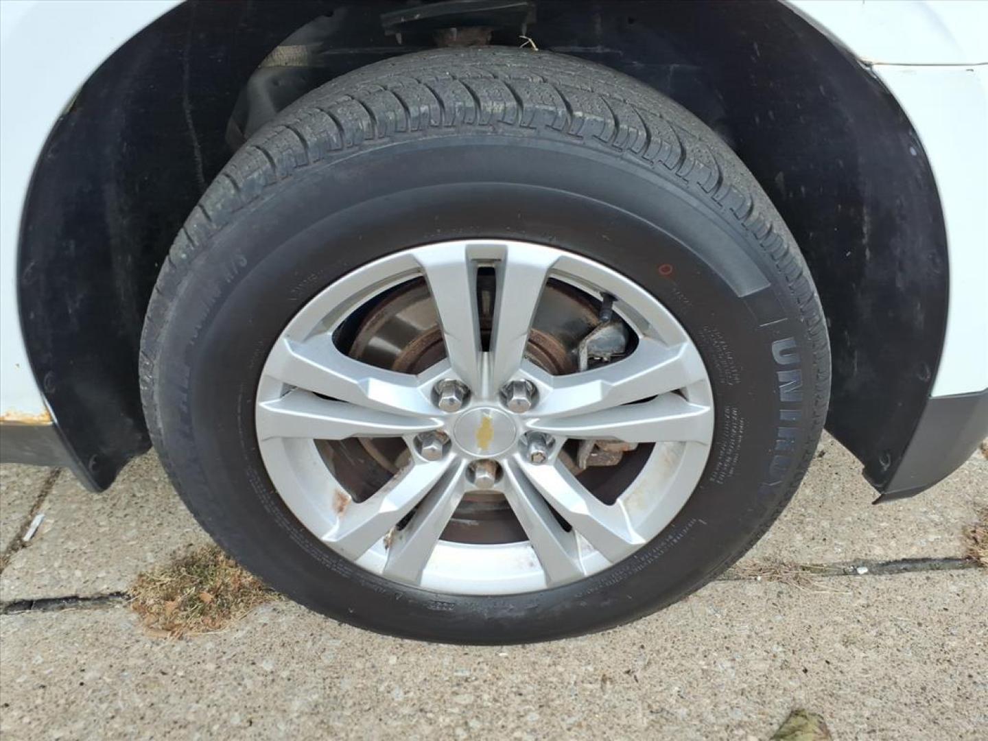 2014 Summit White Chevrolet Equinox LT (2GNALCEK5E6) with an 2.4L 2.4L I4 182hp 172ft. lbs. Direct Injection engine, 6-Speed Shiftable Automatic transmission, located at 5505 N. Summit St., Toledo, OH, 43611, (419) 729-2688, 41.654953, -83.530014 - Photo#27