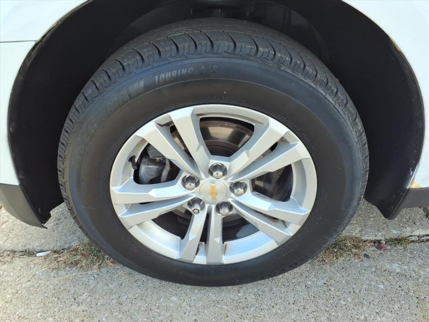 2014 Summit White Chevrolet Equinox LT (2GNALCEK5E6) with an 2.4L 2.4L I4 182hp 172ft. lbs. Direct Injection engine, 6-Speed Shiftable Automatic transmission, located at 5505 N. Summit St., Toledo, OH, 43611, (419) 729-2688, 41.654953, -83.530014 - Photo#28