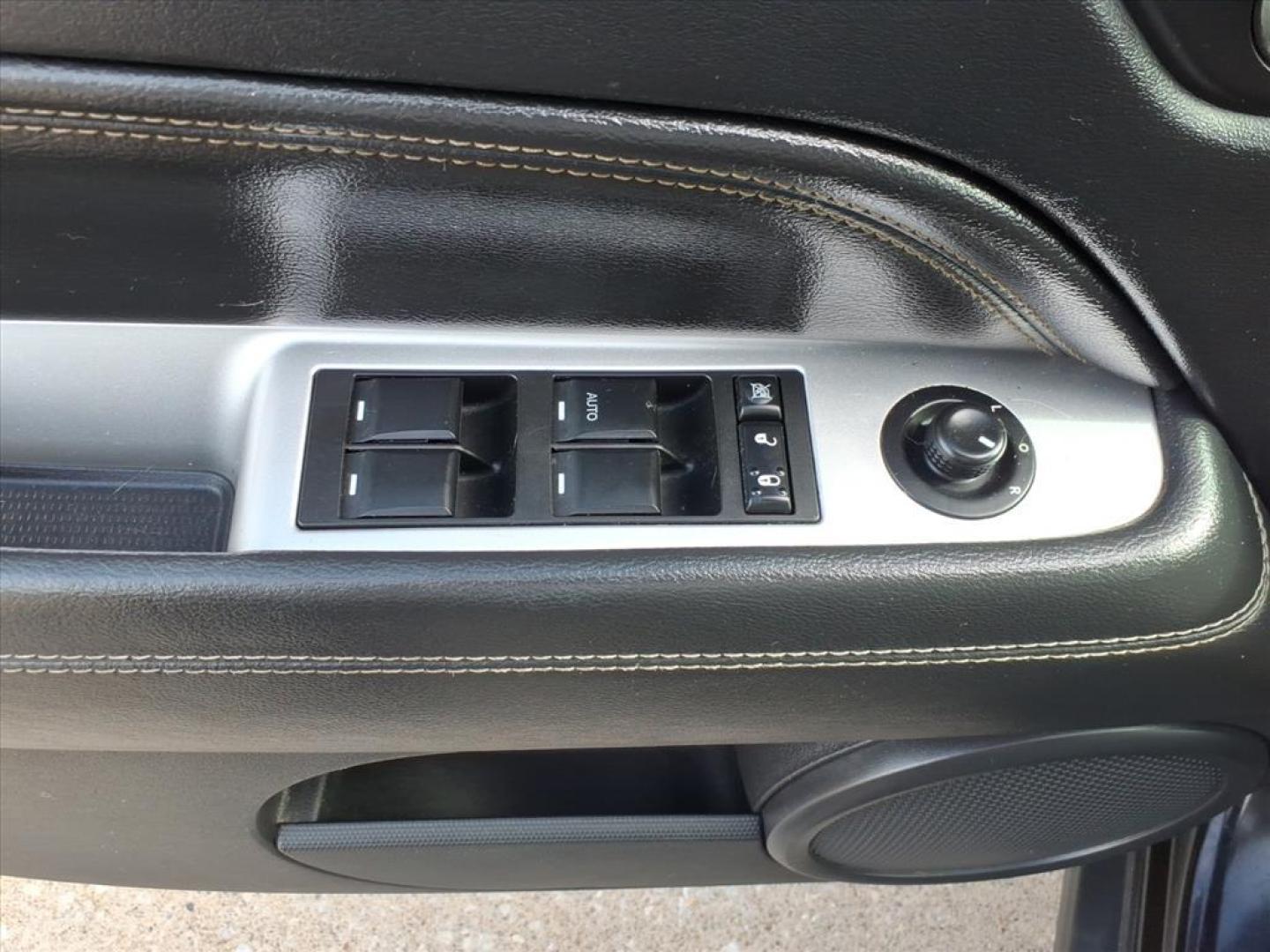 2017 Black Clear Coat Jeep Compass Sport (1C4NJDAB5HD) with an 2.4L 2.4L I4 172hp 165ft. lbs. Sequential Multiport Fuel Injection engine, 6-Speed Shiftable Automatic transmission, located at 5505 N. Summit St., Toledo, OH, 43611, (419) 729-2688, 41.654953, -83.530014 - Photo#7