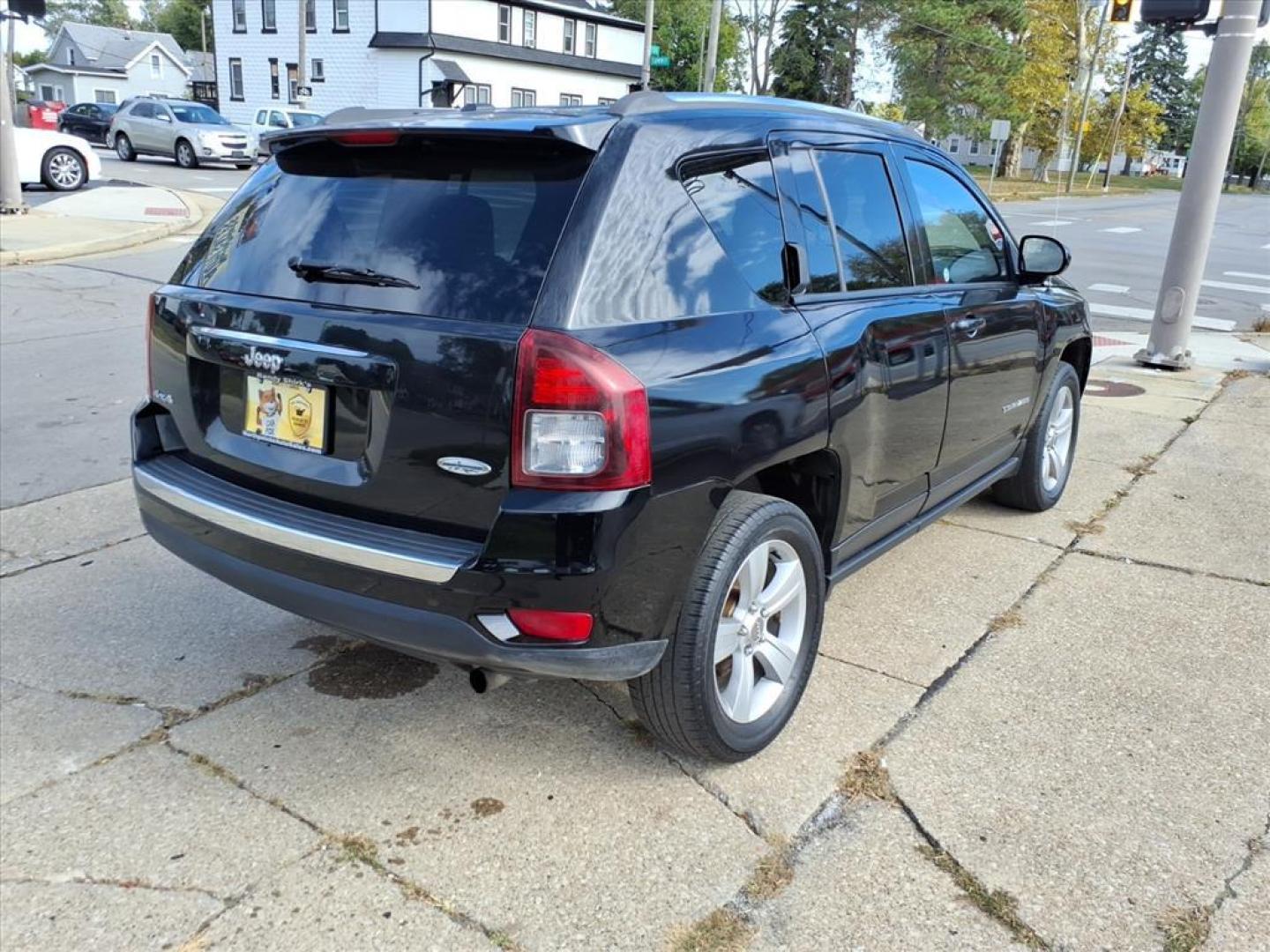 2017 Black Clear Coat Jeep Compass Sport (1C4NJDAB5HD) with an 2.4L 2.4L I4 172hp 165ft. lbs. Sequential Multiport Fuel Injection engine, 6-Speed Shiftable Automatic transmission, located at 5505 N. Summit St., Toledo, OH, 43611, (419) 729-2688, 41.654953, -83.530014 - Photo#22