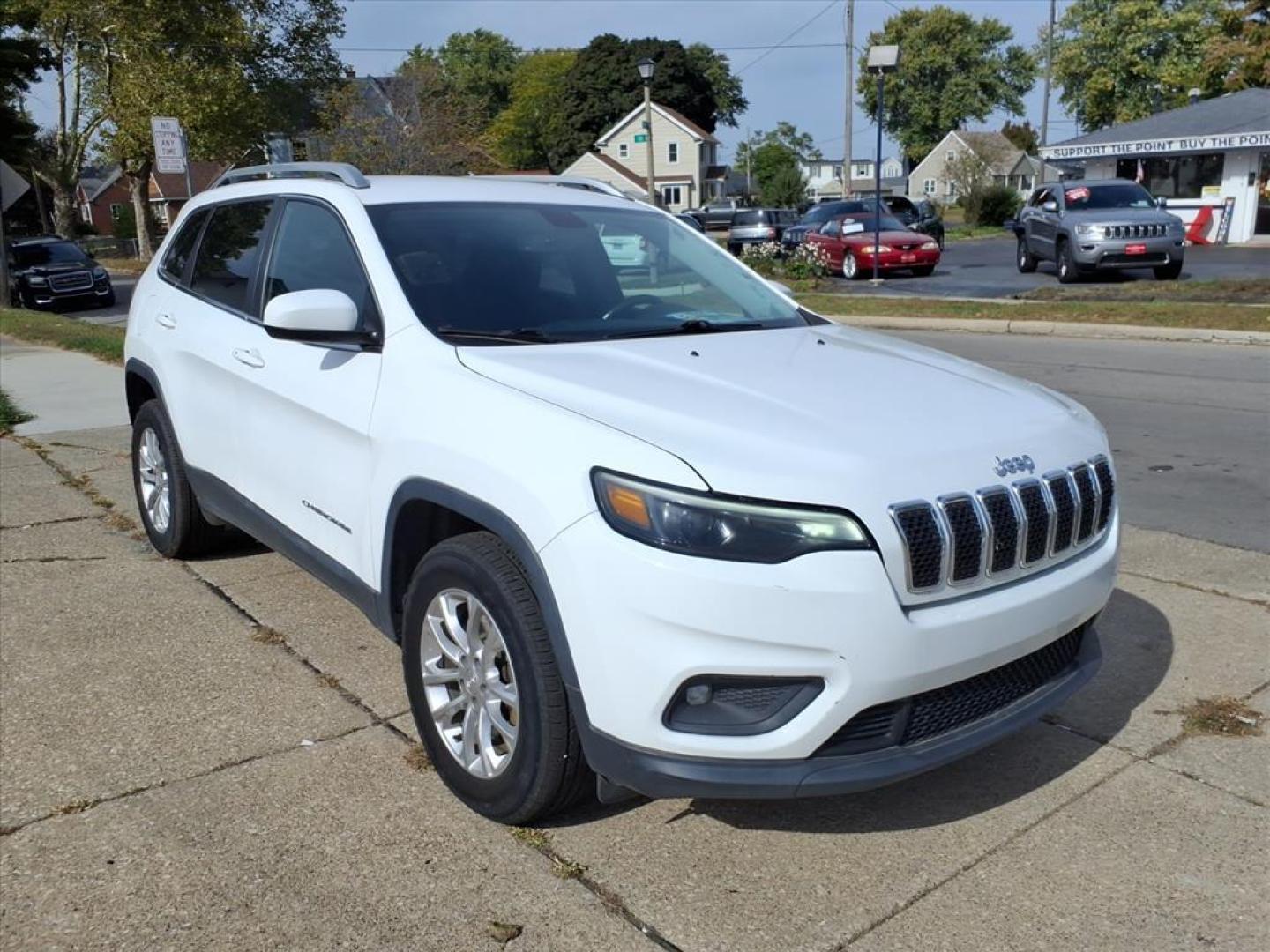 2019 White Jeep Grand Cherokee North Edition (1C4PJMCN2KD) with an 4 Cylinder Fuel Injected engine, Automatic transmission, located at 5505 N. Summit St., Toledo, OH, 43611, (419) 729-2688, 41.654953, -83.530014 - Photo#18