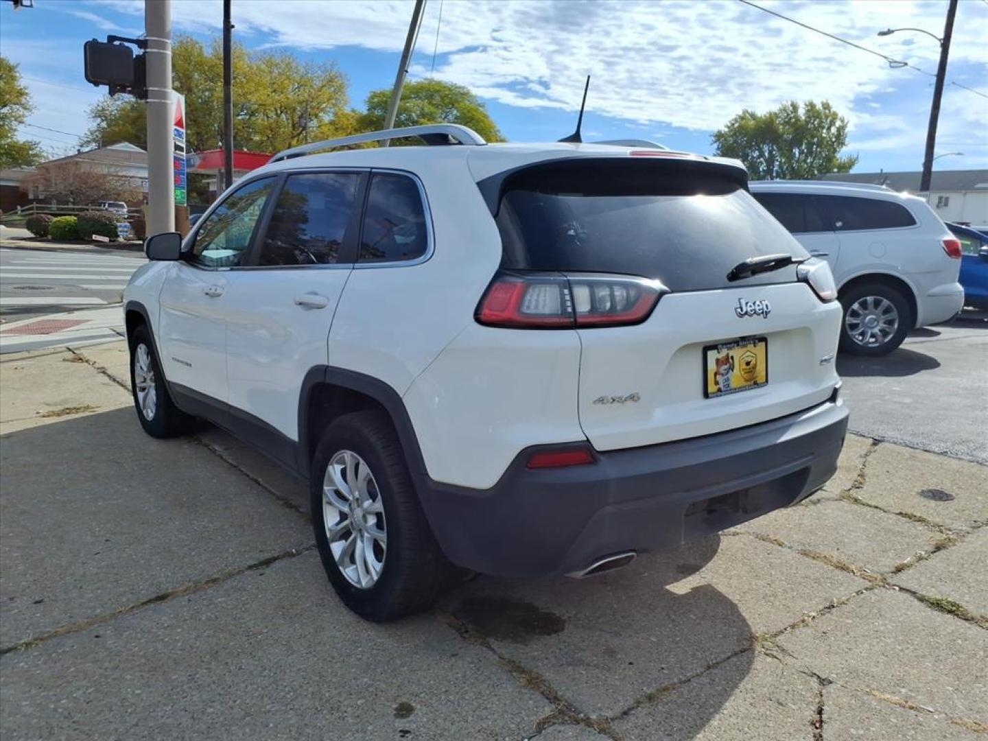 2019 White Jeep Grand Cherokee North Edition (1C4PJMCN2KD) with an 4 Cylinder Fuel Injected engine, Automatic transmission, located at 5505 N. Summit St., Toledo, OH, 43611, (419) 729-2688, 41.654953, -83.530014 - Photo#22