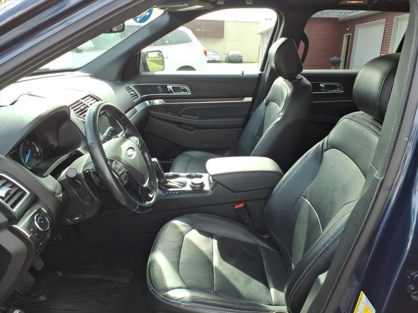 2017 Blue Jeans Ford Explorer Limited (1FM5K8F89HG) with an 3.5L 3.5L V6 290hp 255ft. lbs. Sequential Multiport Fuel Injection engine, 6-Speed Shiftable Automatic transmission, located at 5505 N. Summit St., Toledo, OH, 43611, (419) 729-2688, 41.654953, -83.530014 - Photo#2