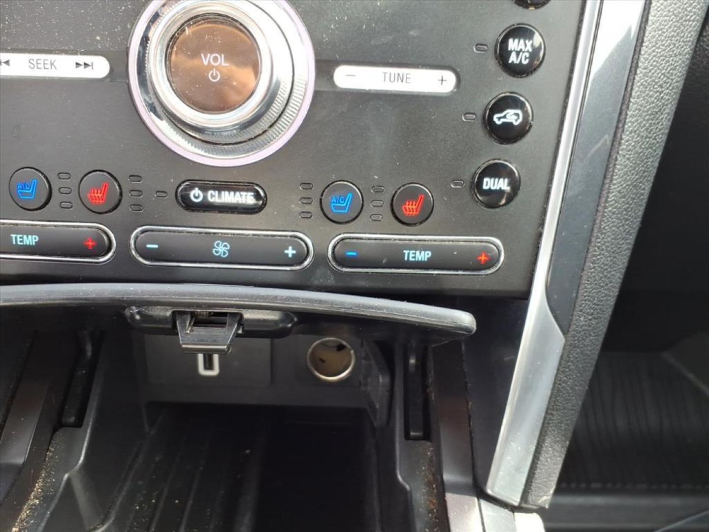 2017 Blue Jeans Ford Explorer Limited (1FM5K8F89HG) with an 3.5L 3.5L V6 290hp 255ft. lbs. Sequential Multiport Fuel Injection engine, 6-Speed Shiftable Automatic transmission, located at 5505 N. Summit St., Toledo, OH, 43611, (419) 729-2688, 41.654953, -83.530014 - Photo#14