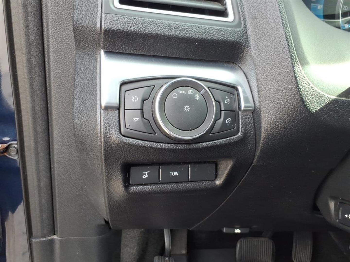 2017 Blue Jeans Ford Explorer Limited (1FM5K8F89HG) with an 3.5L 3.5L V6 290hp 255ft. lbs. Sequential Multiport Fuel Injection engine, 6-Speed Shiftable Automatic transmission, located at 5505 N. Summit St., Toledo, OH, 43611, (419) 729-2688, 41.654953, -83.530014 - Photo#19