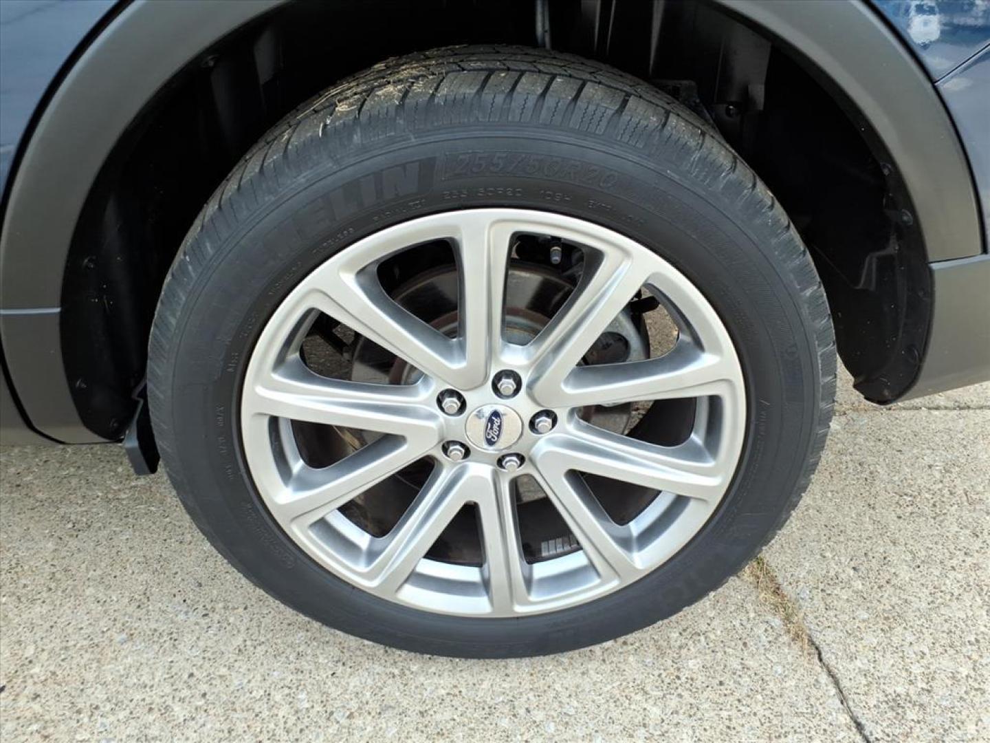 2017 Blue Jeans Ford Explorer Limited (1FM5K8F89HG) with an 3.5L 3.5L V6 290hp 255ft. lbs. Sequential Multiport Fuel Injection engine, 6-Speed Shiftable Automatic transmission, located at 5505 N. Summit St., Toledo, OH, 43611, (419) 729-2688, 41.654953, -83.530014 - Photo#32