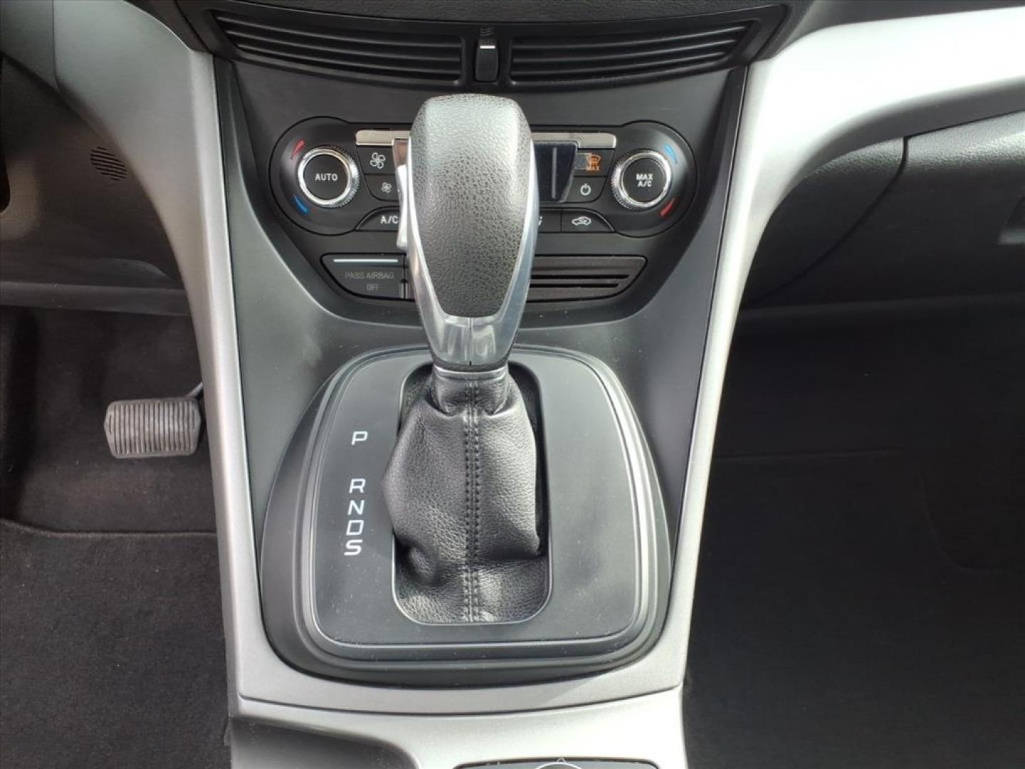 2014 Sterling Gray Metallic Ford Escape SE (1FMCU9G93EU) with an 2.0L EcoBoost 2.0L Turbo I4 240hp 270ft. lbs. Direct Injection engine, 6-Speed Shiftable Automatic transmission, located at 5505 N. Summit St., Toledo, OH, 43611, (419) 729-2688, 41.654953, -83.530014 - Photo#11