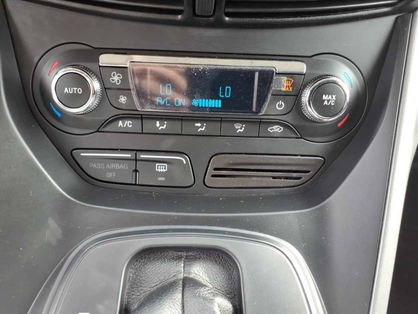 2014 Sterling Gray Metallic Ford Escape SE (1FMCU9G93EU) with an 2.0L EcoBoost 2.0L Turbo I4 240hp 270ft. lbs. Direct Injection engine, 6-Speed Shiftable Automatic transmission, located at 5505 N. Summit St., Toledo, OH, 43611, (419) 729-2688, 41.654953, -83.530014 - Photo#12