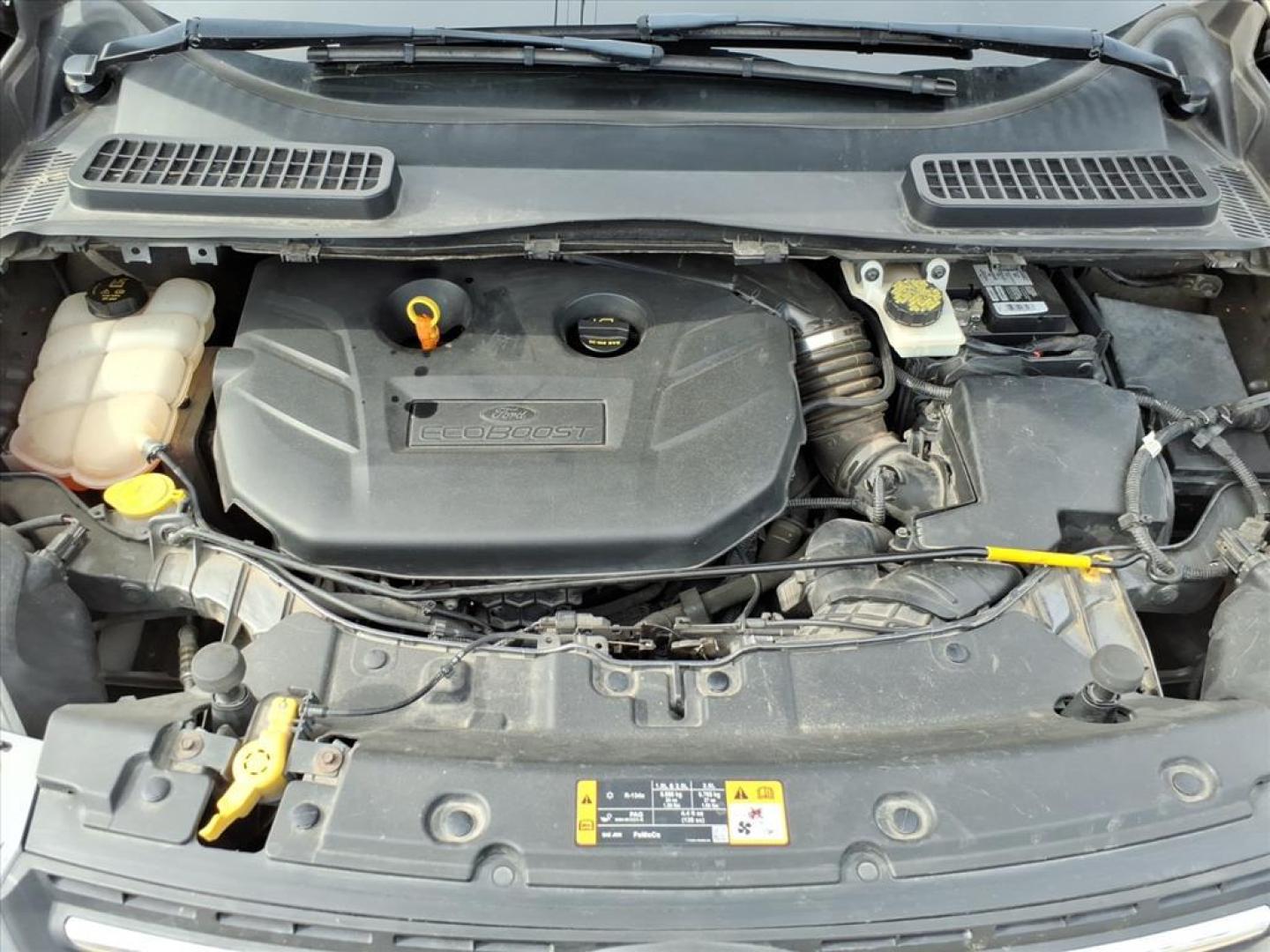 2014 Sterling Gray Metallic Ford Escape SE (1FMCU9G93EU) with an 2.0L EcoBoost 2.0L Turbo I4 240hp 270ft. lbs. Direct Injection engine, 6-Speed Shiftable Automatic transmission, located at 5505 N. Summit St., Toledo, OH, 43611, (419) 729-2688, 41.654953, -83.530014 - Photo#18