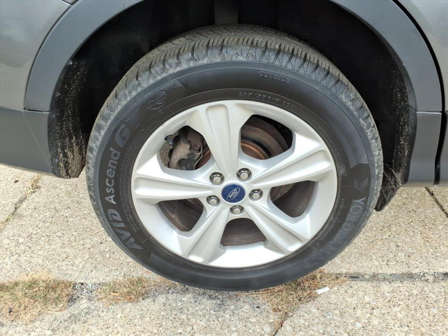 2014 Sterling Gray Metallic Ford Escape SE (1FMCU9G93EU) with an 2.0L EcoBoost 2.0L Turbo I4 240hp 270ft. lbs. Direct Injection engine, 6-Speed Shiftable Automatic transmission, located at 5505 N. Summit St., Toledo, OH, 43611, (419) 729-2688, 41.654953, -83.530014 - Photo#26