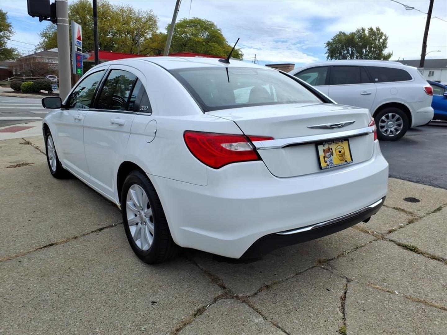 2014 Bright White Clear Coat Chrysler 200 Touring (1C3CCBBB3EN) with an 2.4L 2.4L I4 173hp 166ft. lbs. Sequential Multiport Fuel Injection engine, Automatic transmission, located at 5505 N. Summit St., Toledo, OH, 43611, (419) 729-2688, 41.654953, -83.530014 - Photo#18