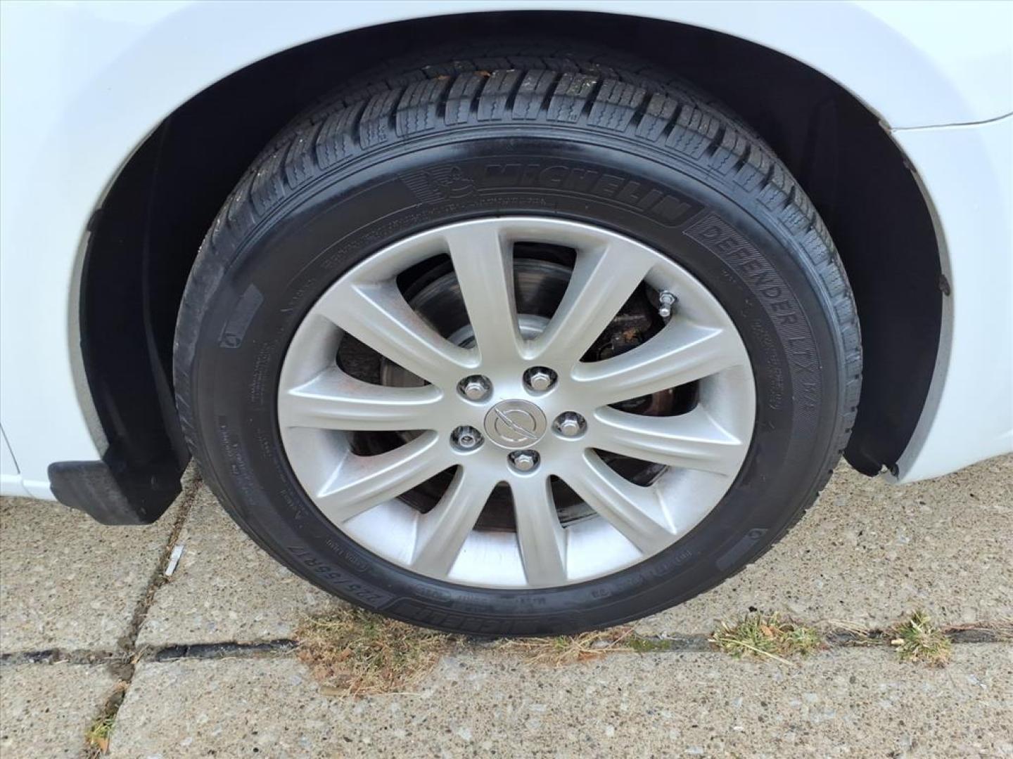 2014 Bright White Clear Coat Chrysler 200 Touring (1C3CCBBB3EN) with an 2.4L 2.4L I4 173hp 166ft. lbs. Sequential Multiport Fuel Injection engine, Automatic transmission, located at 5505 N. Summit St., Toledo, OH, 43611, (419) 729-2688, 41.654953, -83.530014 - Photo#22