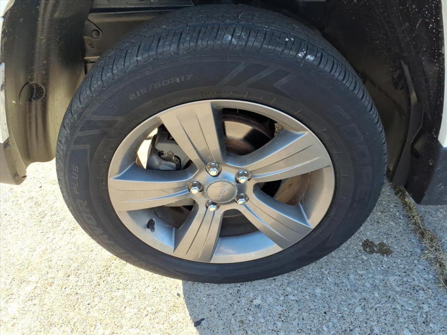 2015 Bright White Clear Coat Jeep Patriot High Altitude Edition (1C4NJRFB9FD) with an 2.4L 2.4L I4 172hp 165ft. lbs. Sequential Multiport Fuel Injection engine, 6-Speed Shiftable Automatic transmission, located at 5505 N. Summit St., Toledo, OH, 43611, (419) 729-2688, 41.654953, -83.530014 - Photo#23