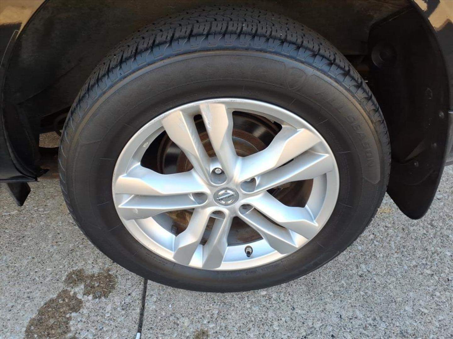 2015 Super Black Nissan Rogue Select S (JN8AS5MV4FW) with an 2.5L 2.5L I4 170hp 175ft. lbs. Sequential Multiport Fuel Injection engine, CVT transmission, located at 5505 N. Summit St., Toledo, OH, 43611, (419) 729-2688, 41.654953, -83.530014 - Photo#25