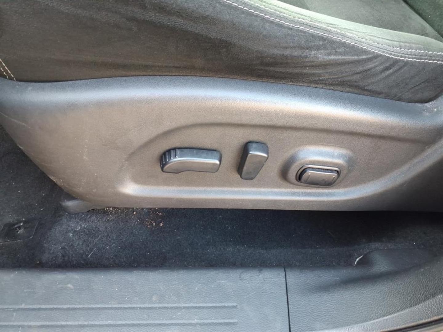 2015 Gun Metallic Nissan Murano SV (5N1AZ2MH2FN) with an 3.5L 3.5L V6 260hp 240ft. lbs. Sequential Multiport Fuel Injection engine, CVT transmission, located at 5505 N. Summit St., Toledo, OH, 43611, (419) 729-2688, 41.654953, -83.530014 - Photo#3